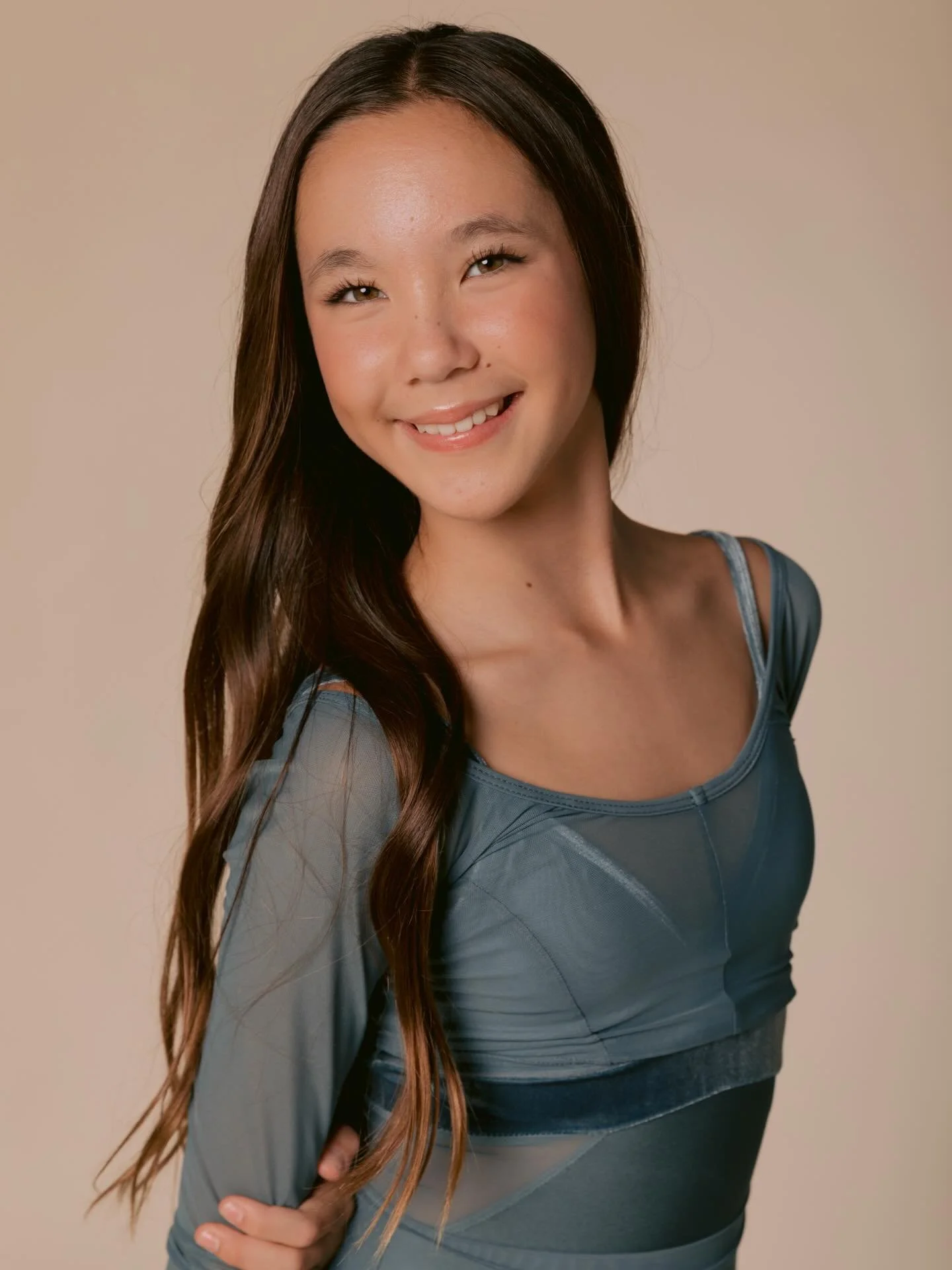 Pre-competitive Soloists 💃🏻
💙Valentina 
💛Kaylyn 
🤍Audrey 
💛Rose 
💙Violet 
🤍Gabriella 
💙Evy