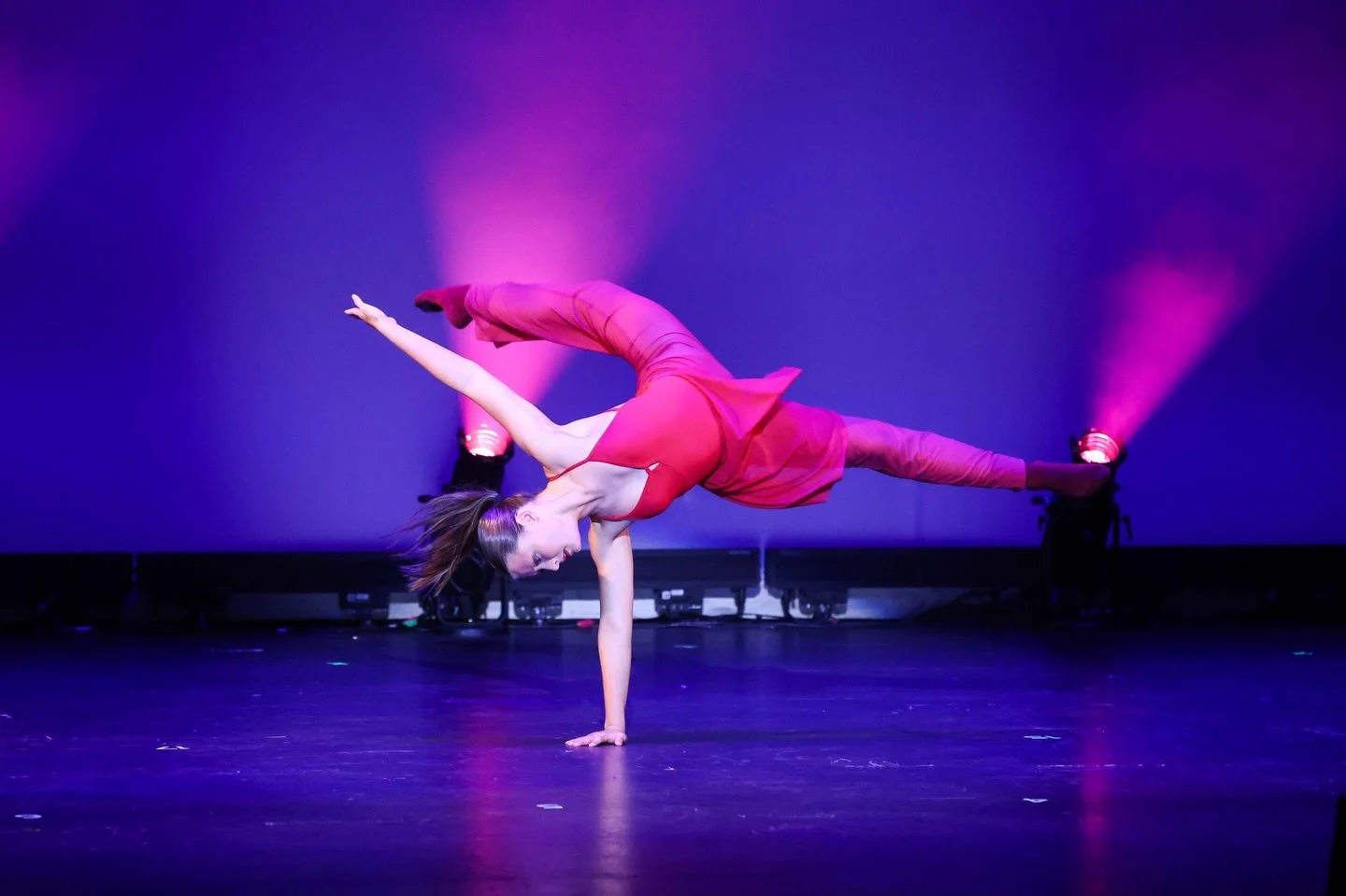 Still not over last night. ⚡✨
Our dancers absolutely showed UP and the energy in that theater was unreal. So proud of these humans and the magic they created together ❤️

Thanks to @karenmoorephoto for capturing all the glitz and magic and to our bac