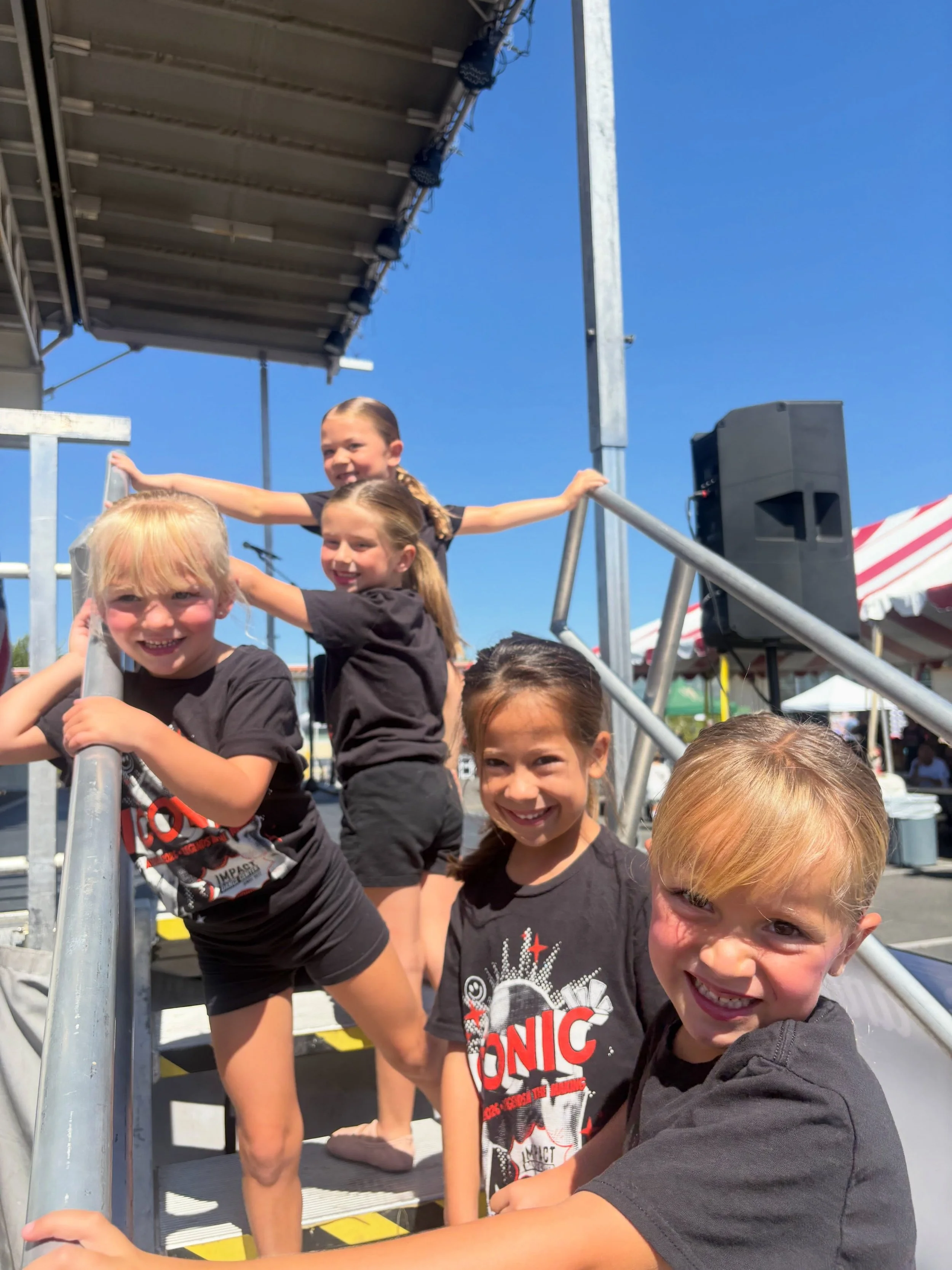 WE LOVE DANCE! 🥹❤️ But getting to dance together, out in our community, on a gorgeous Saturday? Even better!! Thank you @sainthedwigautumnfest for having us on your stage.
The cutest crew doing what they love, right where we love to be✨