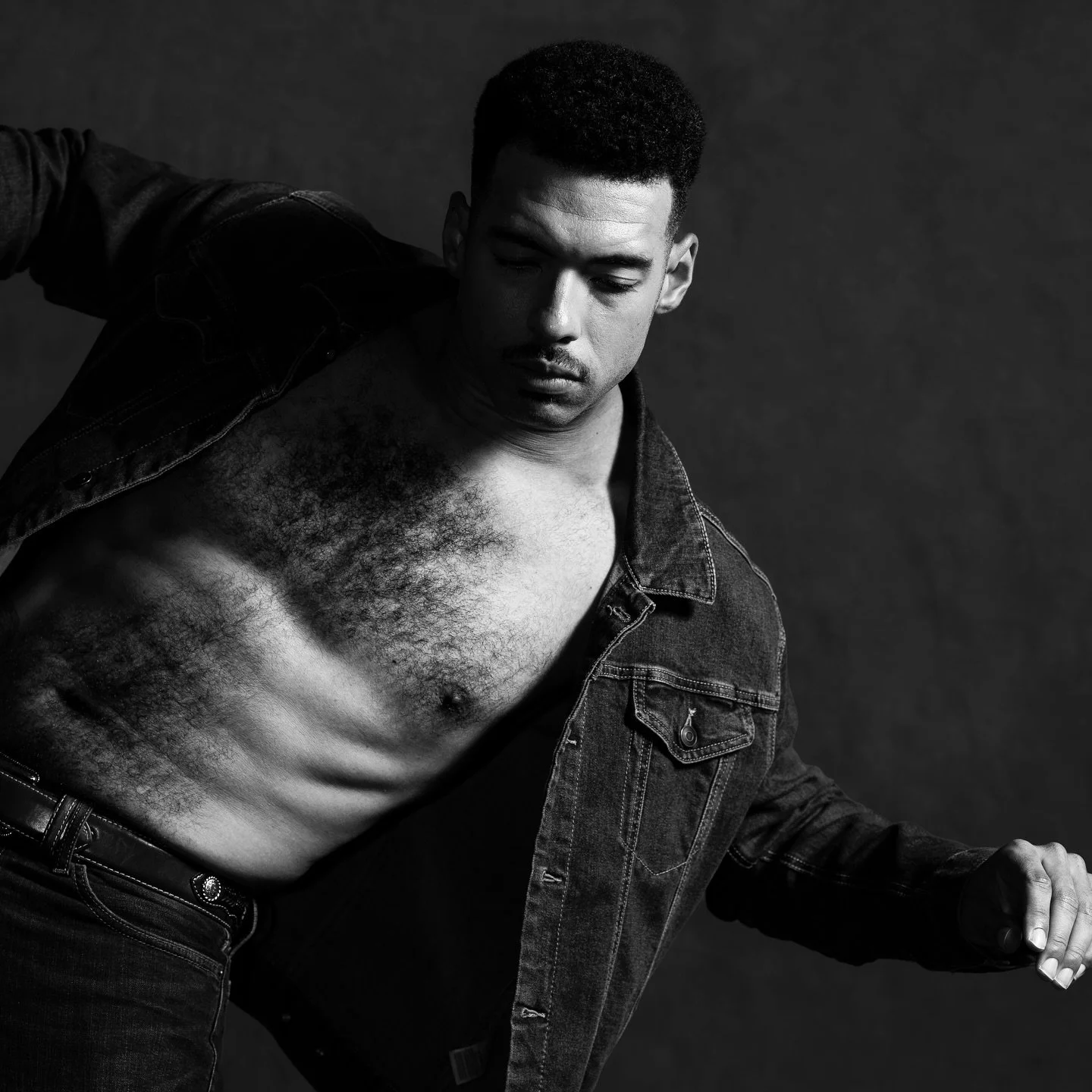 Denim on denim, but make it black and white 🤍🖤🩶

#dance #dancer #dancers #dancephotography #stlouis #inthestl #stlouisdance #dancephotographer #stl #art #artist #stlartist #dancing #dancersofig #stlart