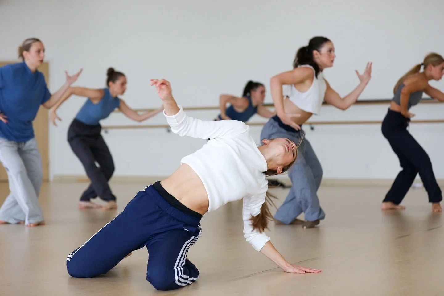 @madcodance in process with @lilyysheppard 🧡

#dance #dancers #dancer #dancersofig #dancing #stl #stlouis #stlart #stlartist #stldance #artistsonig #dancersofinstagram #artistsoninstagram #inthestl #dancephotography #dancephotography #contemporaryda