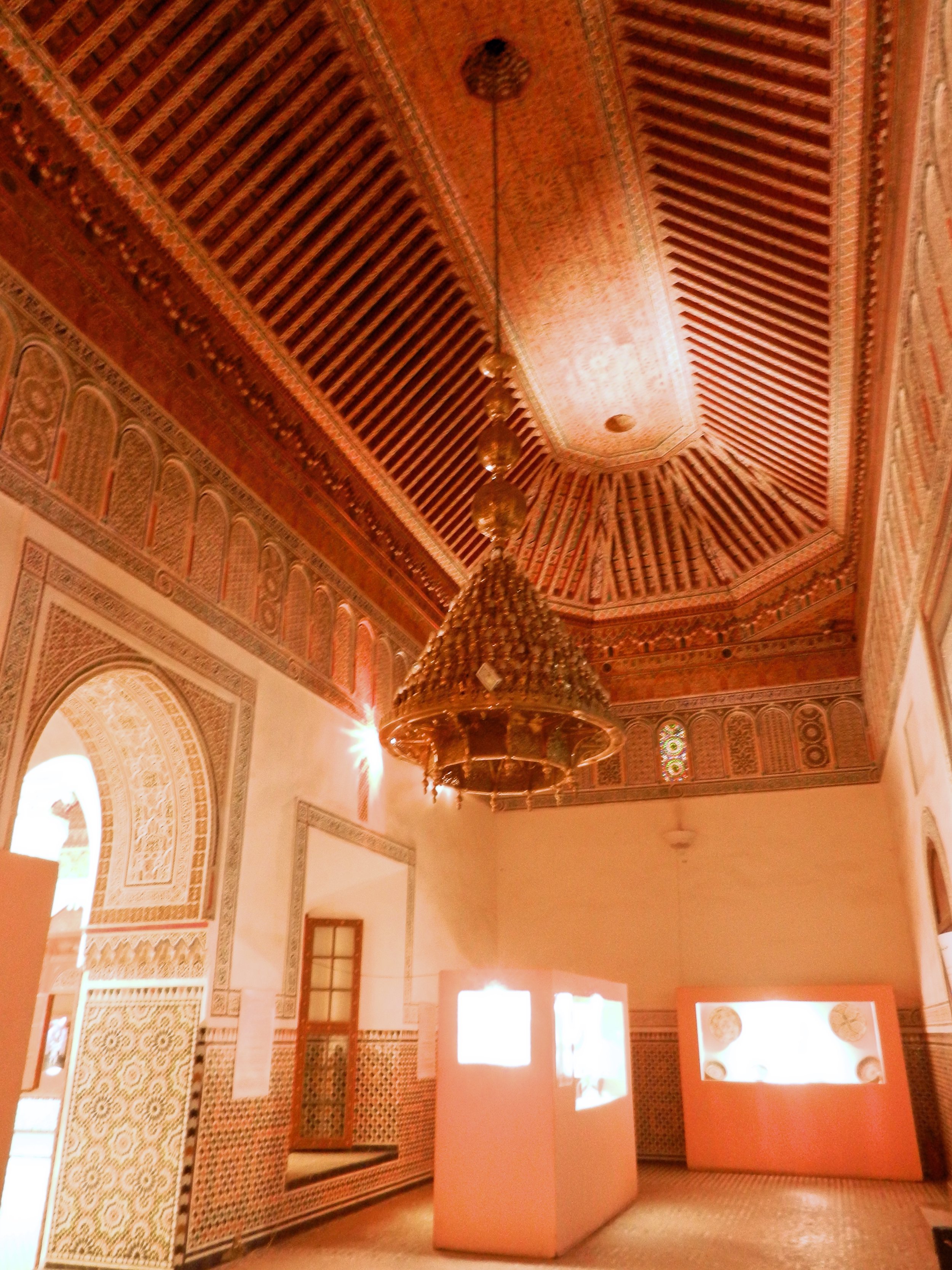 Musee de Marrakech- chandelier and ceiling.jpg