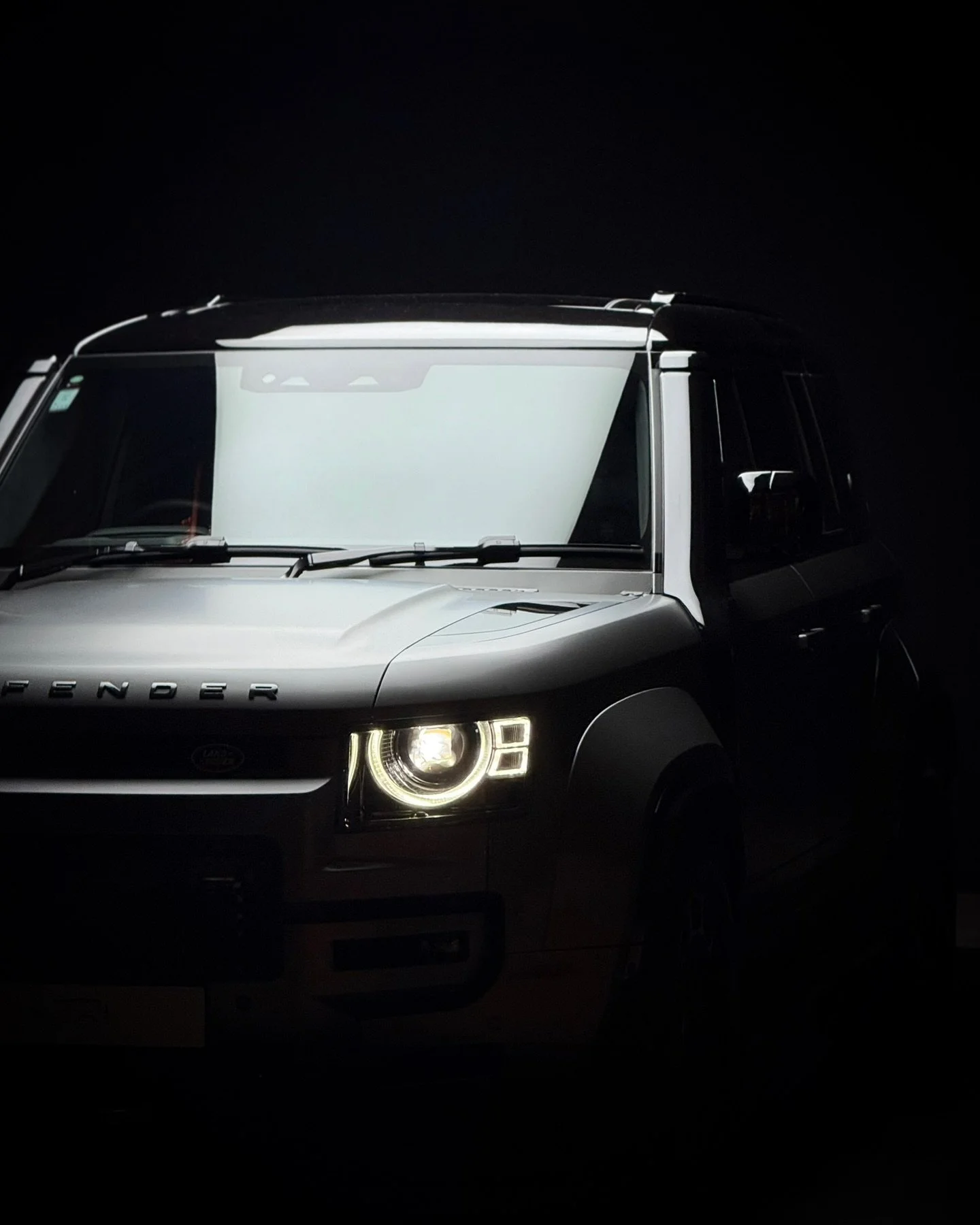 We were honored enough to help celebrate the launch of the new Land Rover Defender OCTA earlier this week with a custom floating soft box along with our staple production services!

☑️ Lighting (interior, exterior &amp; soft box)
☑️ Audio
☑️ Projecti