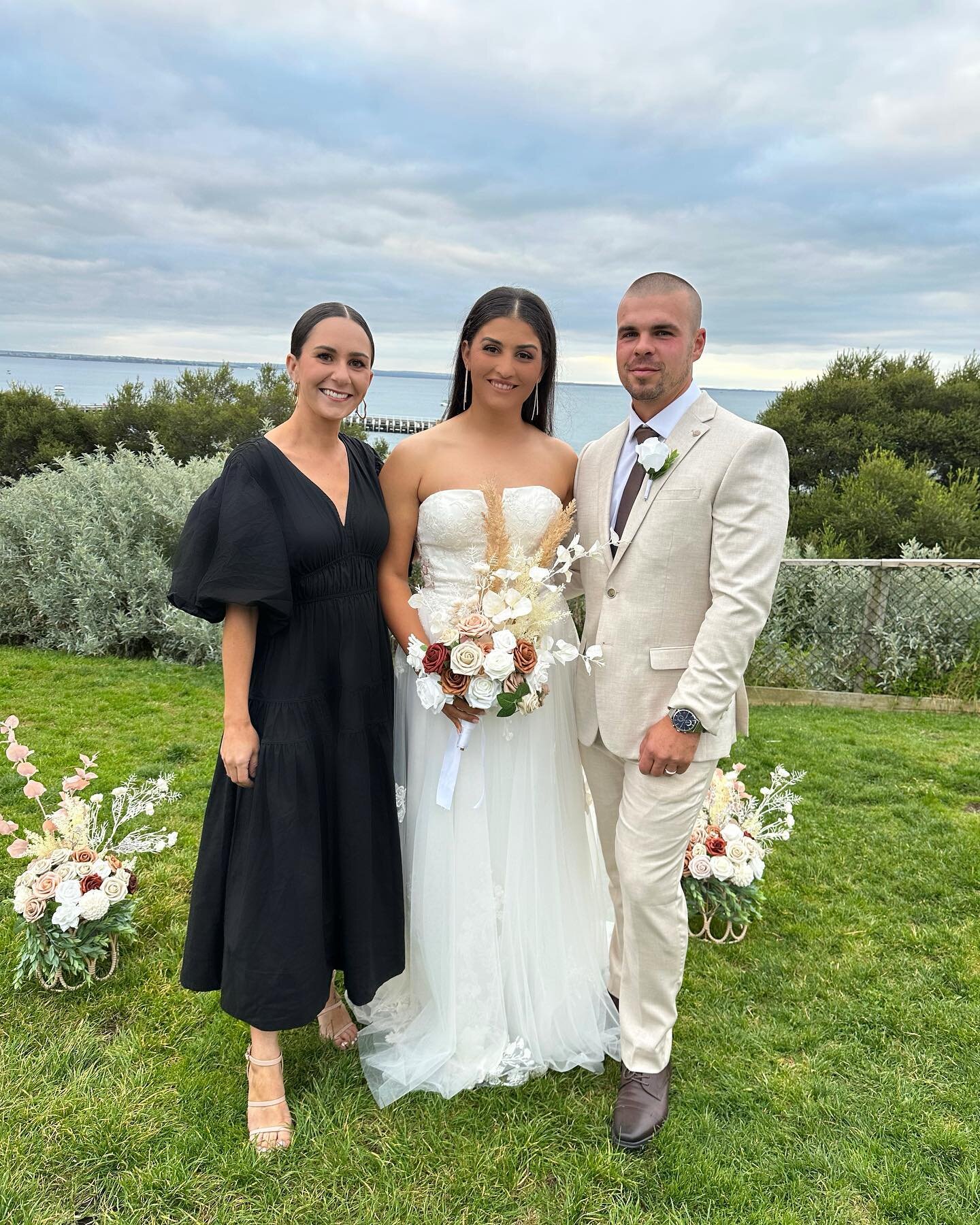 🖤 𝐌𝐫 &amp; 𝐌𝐫𝐬 𝐑𝐚𝐮𝐧𝐢𝐤 🖤

22.04.23 - the lovely Lauren &amp; James were married at the stunning @portseahotel in an intimate ceremony surrounded by their loved ones.

Watching these two walk down the aisle together was one of my favourite