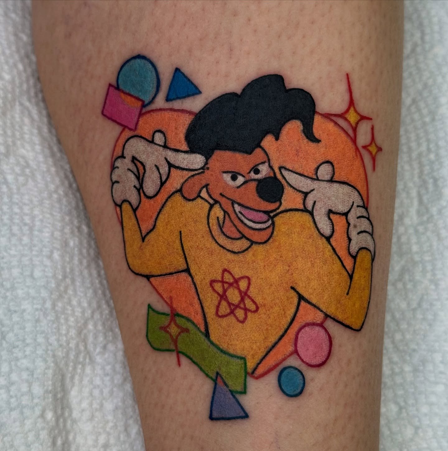 3rd sister tattoo of this trio completed ! Had a super fun time meeting all of you and learning the family lore lol !! I don&rsquo;t do very many Disney tattoos but had a lot of fun with this Goofy movie set
.
#disney #disneygram #disneytattoo #power
