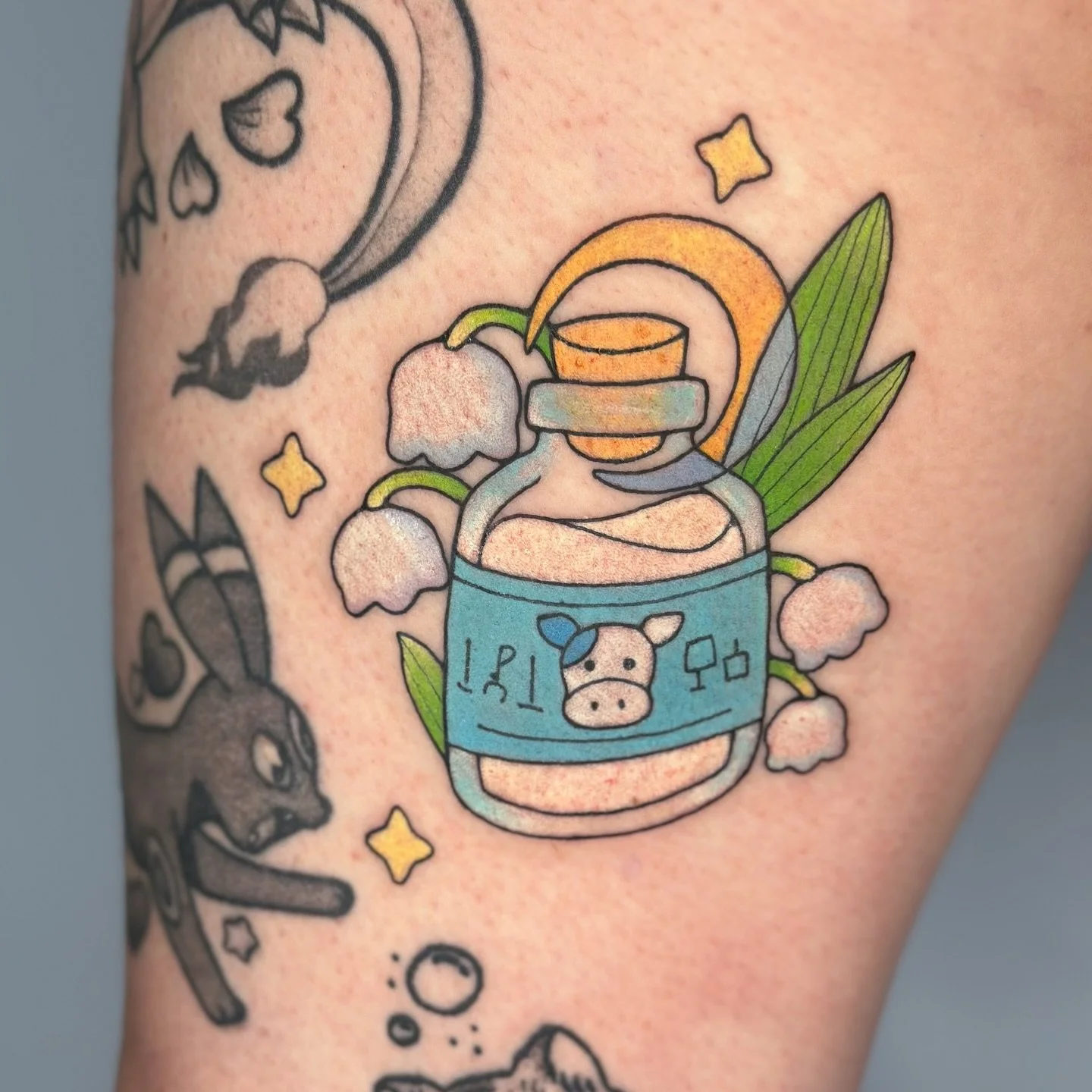 Lon Lon milk ! From my flash 🐮 I love doing video game food tattoos lol
.
Booking tattoos for Dec-Feb! 
#legendofzelda #lonlonmilk #videogametattoo #colortattoo #kawaiitattoo