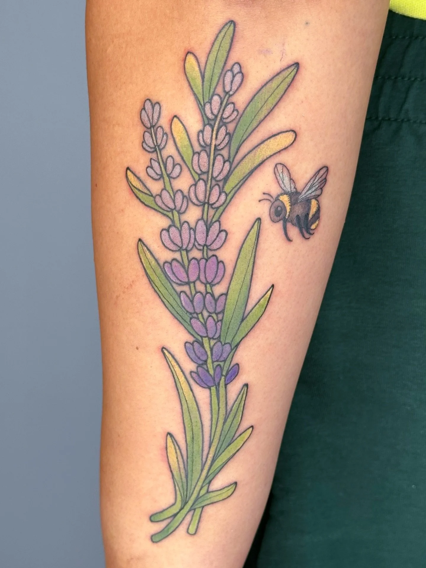 Lavender and bee tattoo! Love doing nature themes, more requests like this plz !
.
Tattoo booking form linked in bio! 📍 tattoos in Los Angeles / Orange County booking for Feb - April
.
See available flash designs @bons.lagoon color &amp; black and g