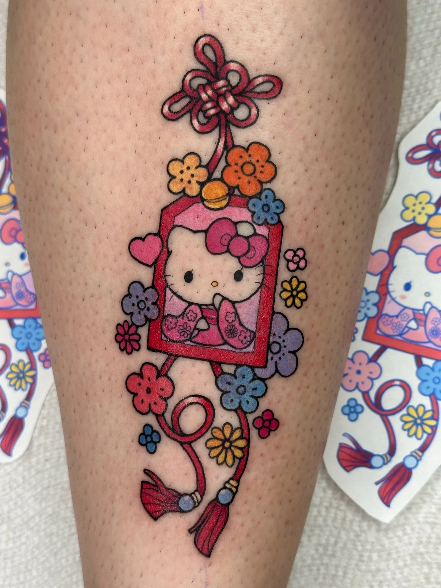 Hello kitty charm ! From my flash ❤️ see designs @bons.lagoon 
.
Booking April ! Form linked in bio 📍 Los Angeles/OC
.
#hellokitty #sanriotattoo #kawaiitattoo