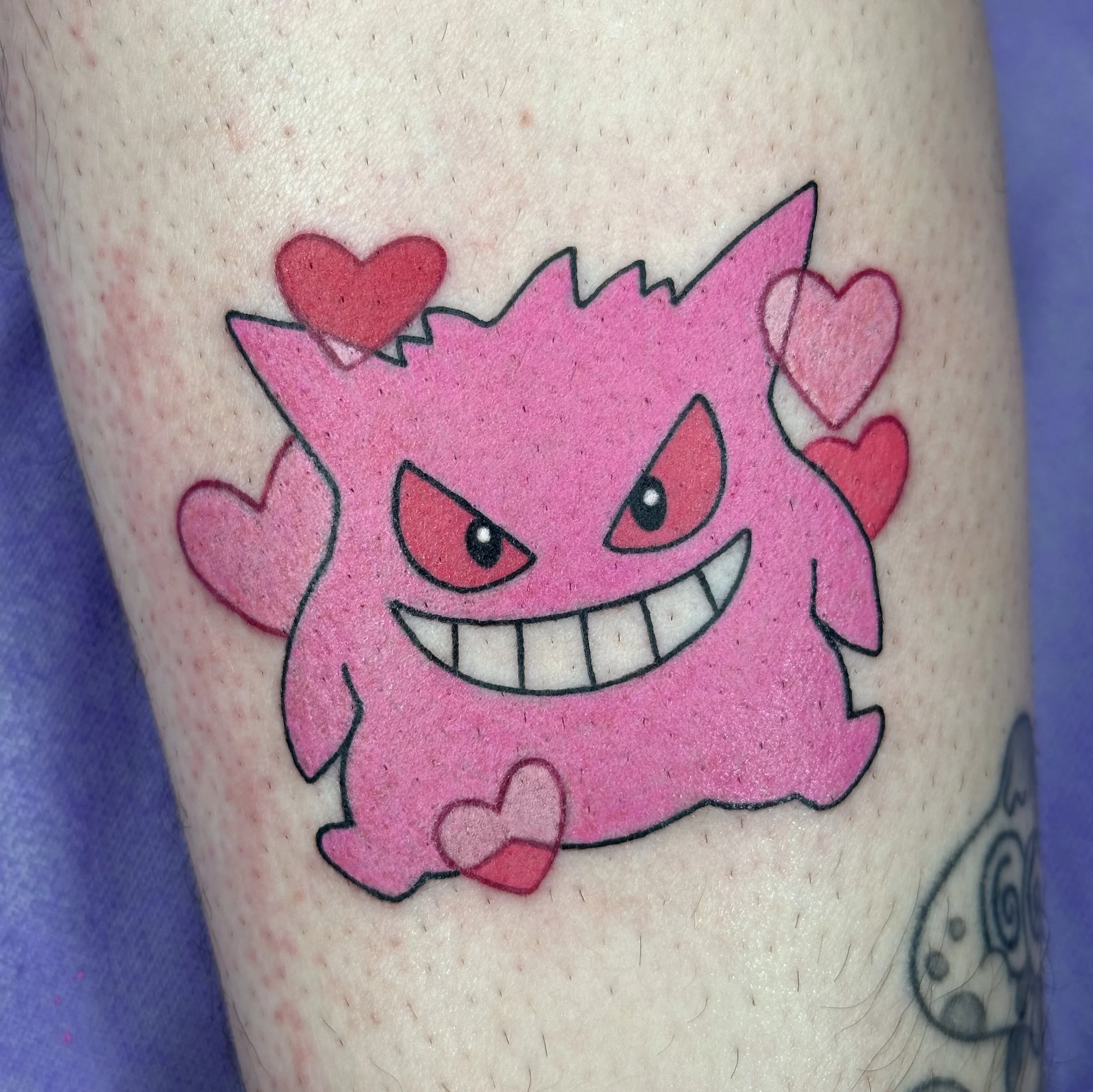 Gengar!! Most recent pink pokemon :3 I would love to do some customs of your favorites too! Swipe to see a few days healed from my client ^^
.
Books open for June-July! Link in bio to book
.
See more flash designs @bons.lagoon 
.
#pokemon #pokemontat