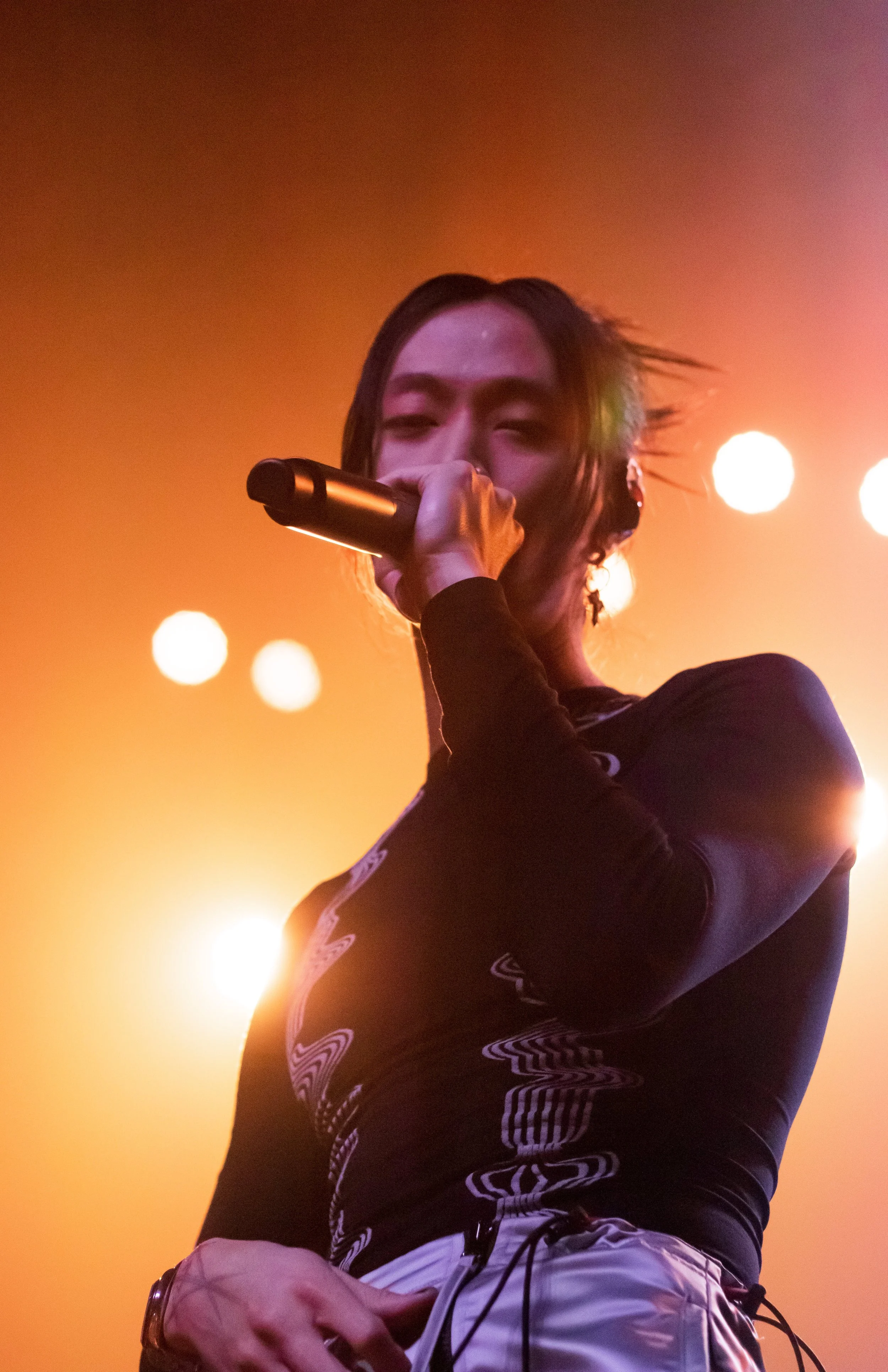Lo-fi artist keshi performing at the Fonda Theatre in Los Angeles on June 14, 2022 during his HELL/HEAVEN Tour. Concert photography by Giannina Fredo for Melophile Media.