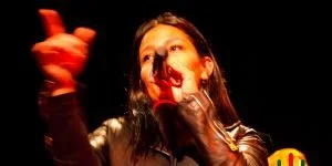 Ana Tijoux : Roja y Negro