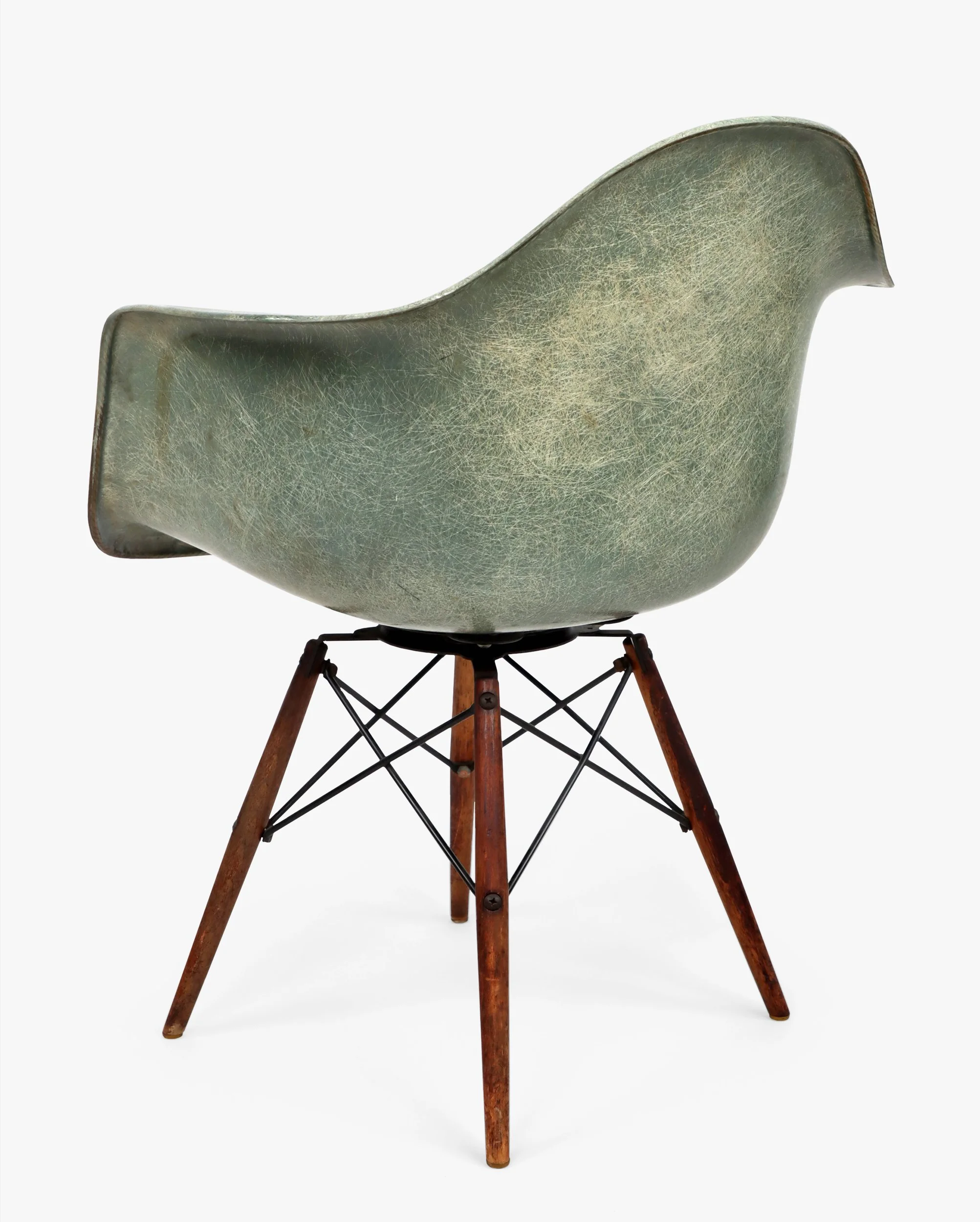 Eames/Herman Miller,
PAW Herman Miller Inc., 1951
