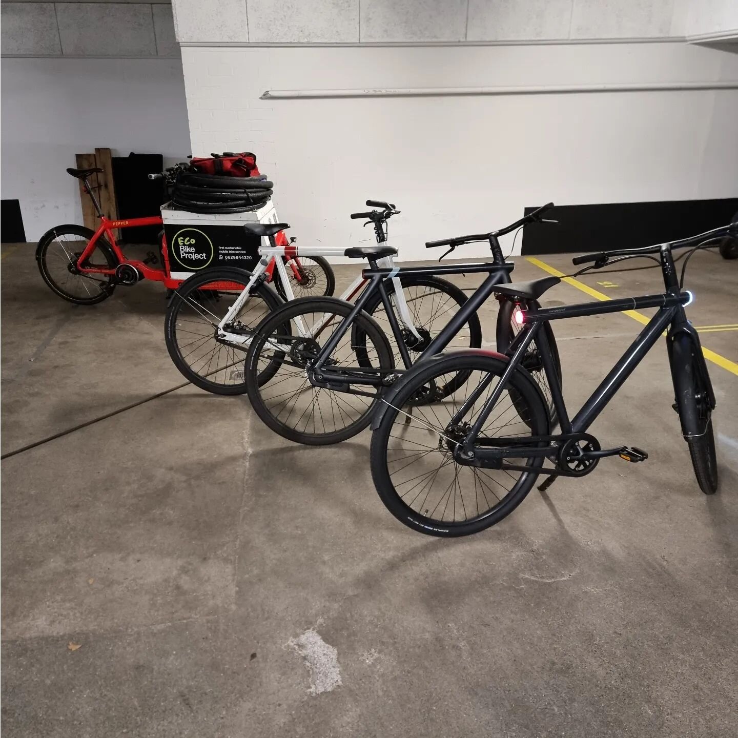 Yes, we fix Vanmoof !!!

We are providing complete mechanical services of the Vanmoof bikes  at the location within max 48h.