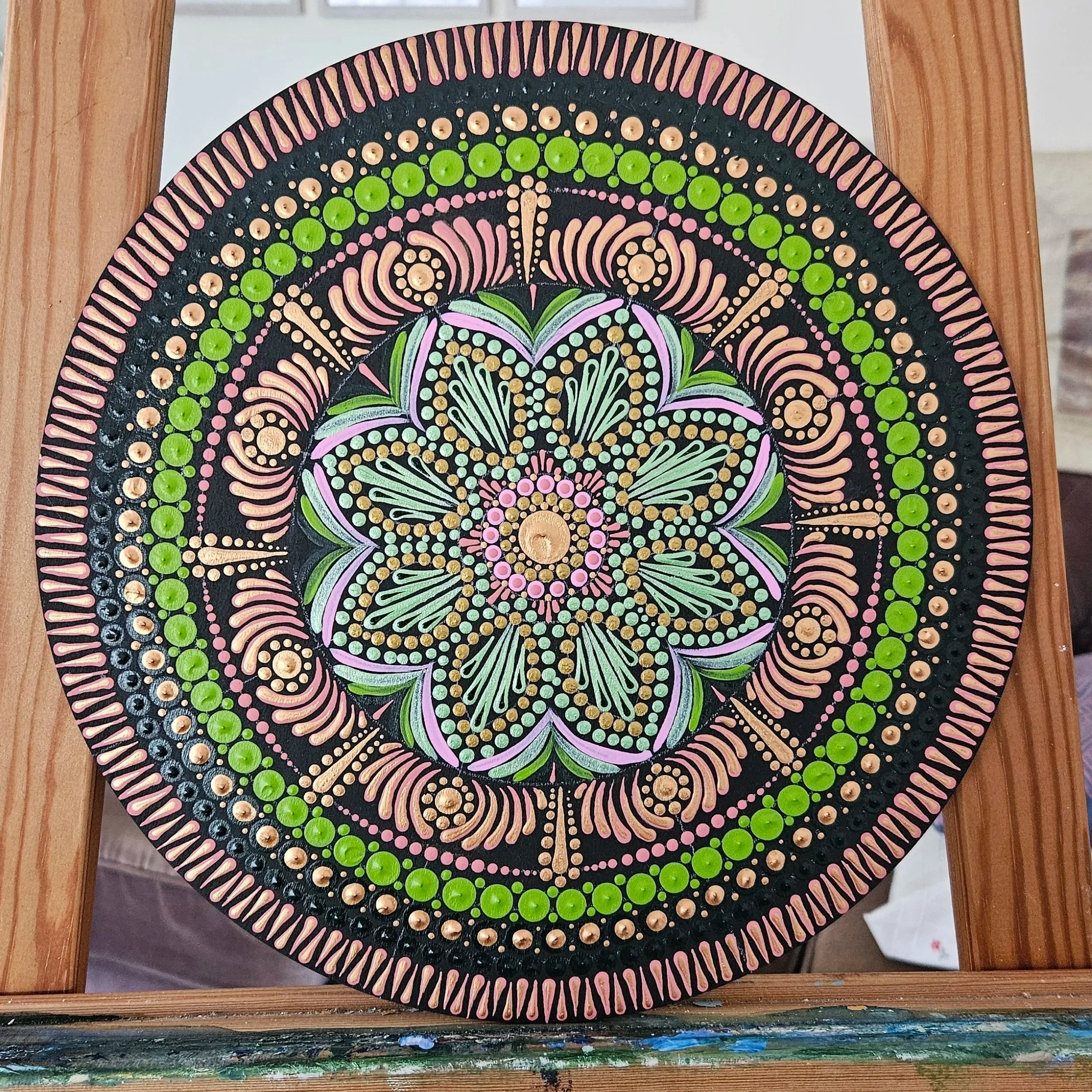 Mandala Amor y Abundancia
140€
.
Mandala diámetro: 30 cm/ 11,8 inches
.
Técnica Puntillismo sobre Madera
.
Gastos de envío no incluídos
.
(Debido a las diferencias de calibración entre pantallas y dispositivos, los colores de la obra pueden variar li