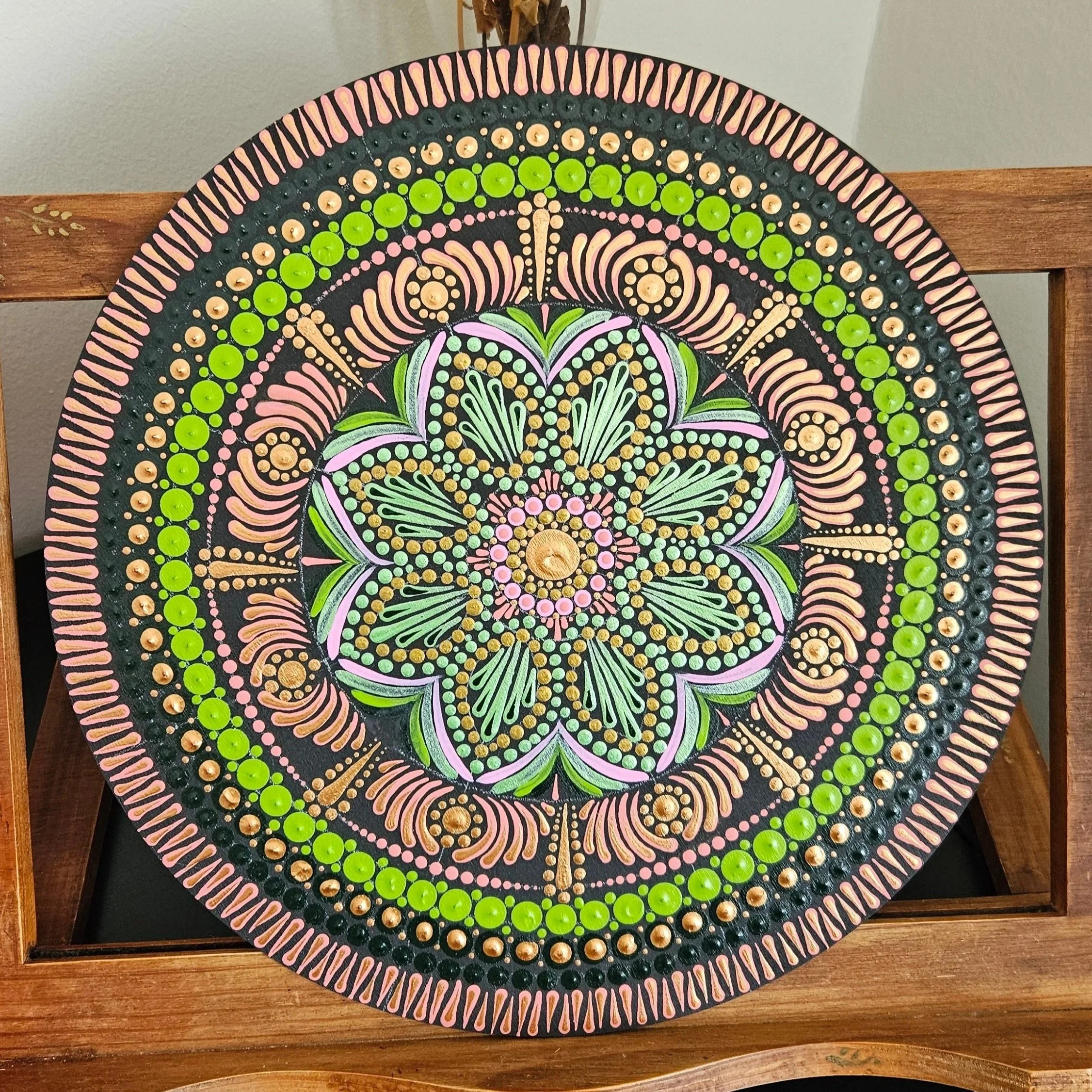 Mandala Amor y Abundancia
140€
.
Mandala diámetro: 30 cm/ 11,8 inches
.
Técnica Puntillismo sobre Madera
.
Gastos de envío no incluídos
.
(Debido a las diferencias de calibración entre pantallas y dispositivos, los colores de la obra pueden variar li