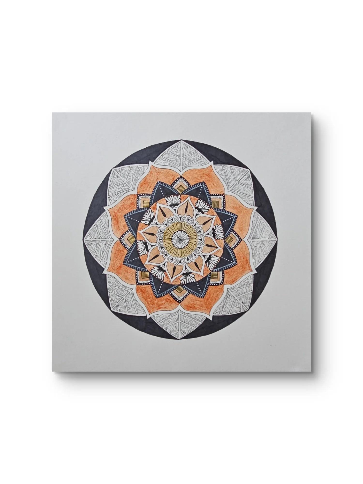 Mandala Elemento Tierra
140€
.
30 x 30 cm/ 11,8 x 11,8 inches
Mandala diámetro: 20 cm/ 7,8 inches
Papel de calidad
Técnica Mixta
.
Gastos de envío no incluídos
Marco no incluído
.
(Debido a las diferencias de calibración entre pantallas y dispositivo