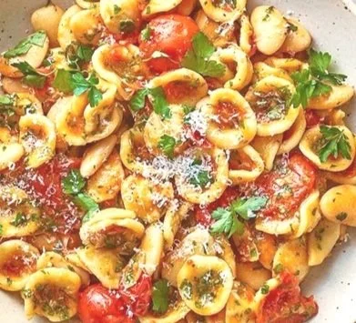 Farfalle pasta with fresh tomatoes and lima beans