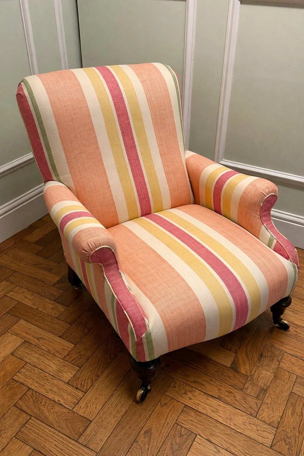 Striped Chair 01.jpg