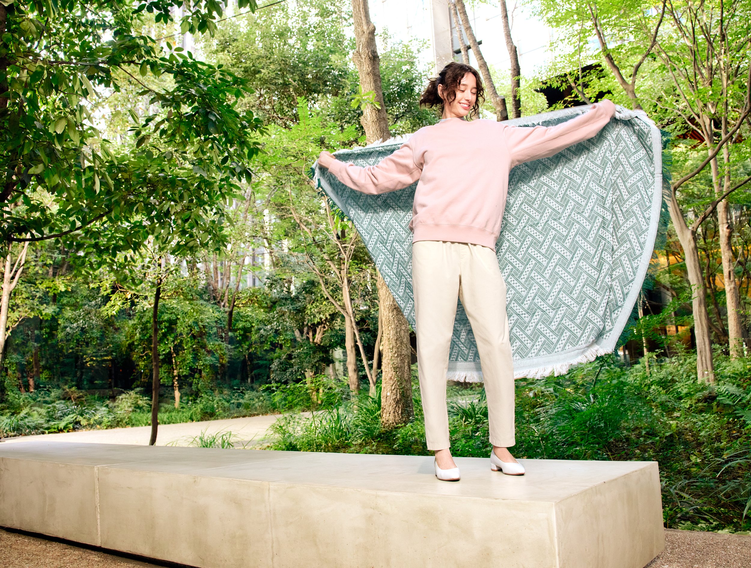 Uniqlo Easy Pants Global Campaign by Ivana Micic2.jpg