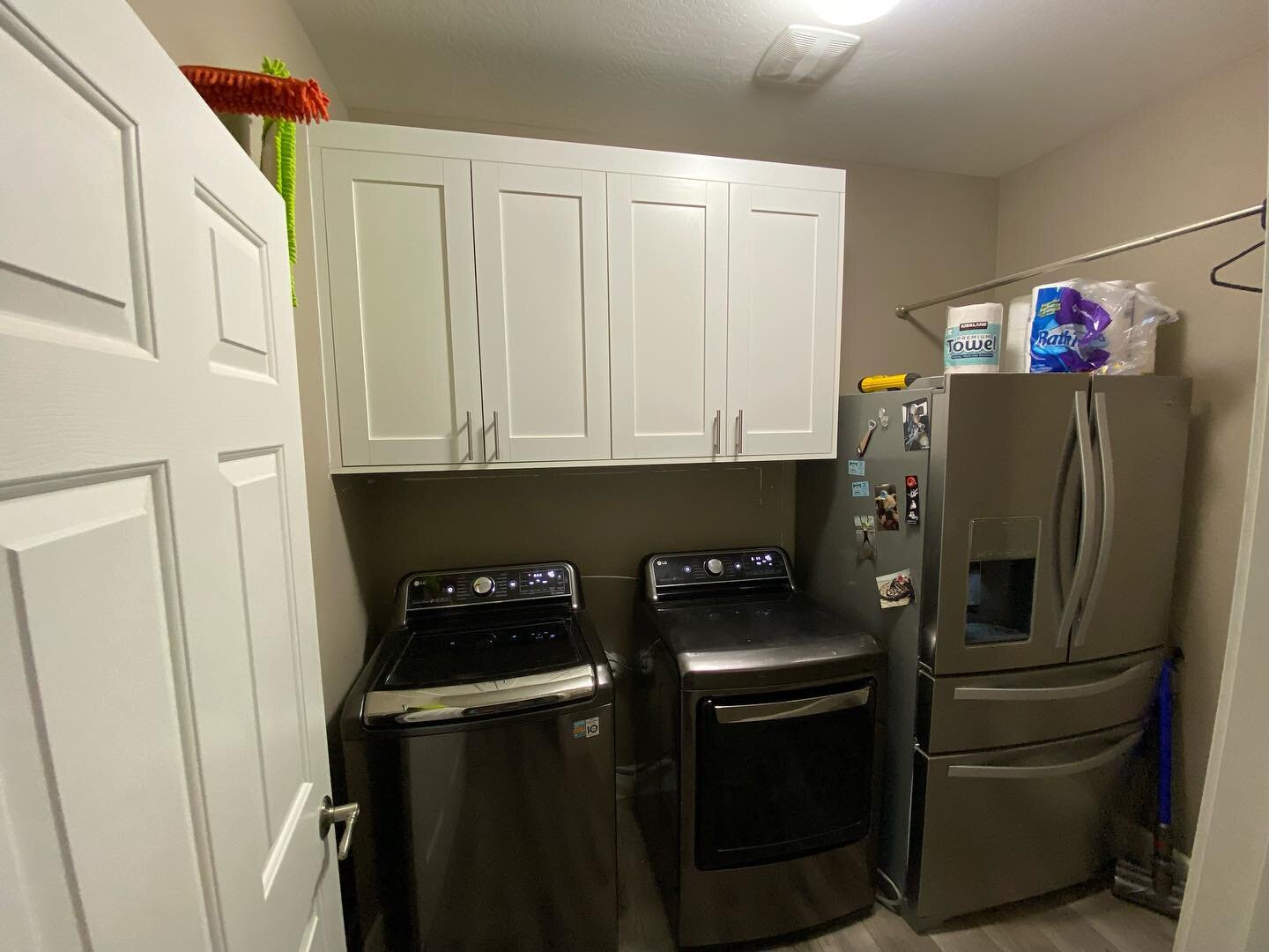 It&rsquo;s the little things in life that matter, wouldn&rsquo;t you agree? A simple laundry room update to hind the mess and gives you so much more room. #laundryroom #laundryroomdecor