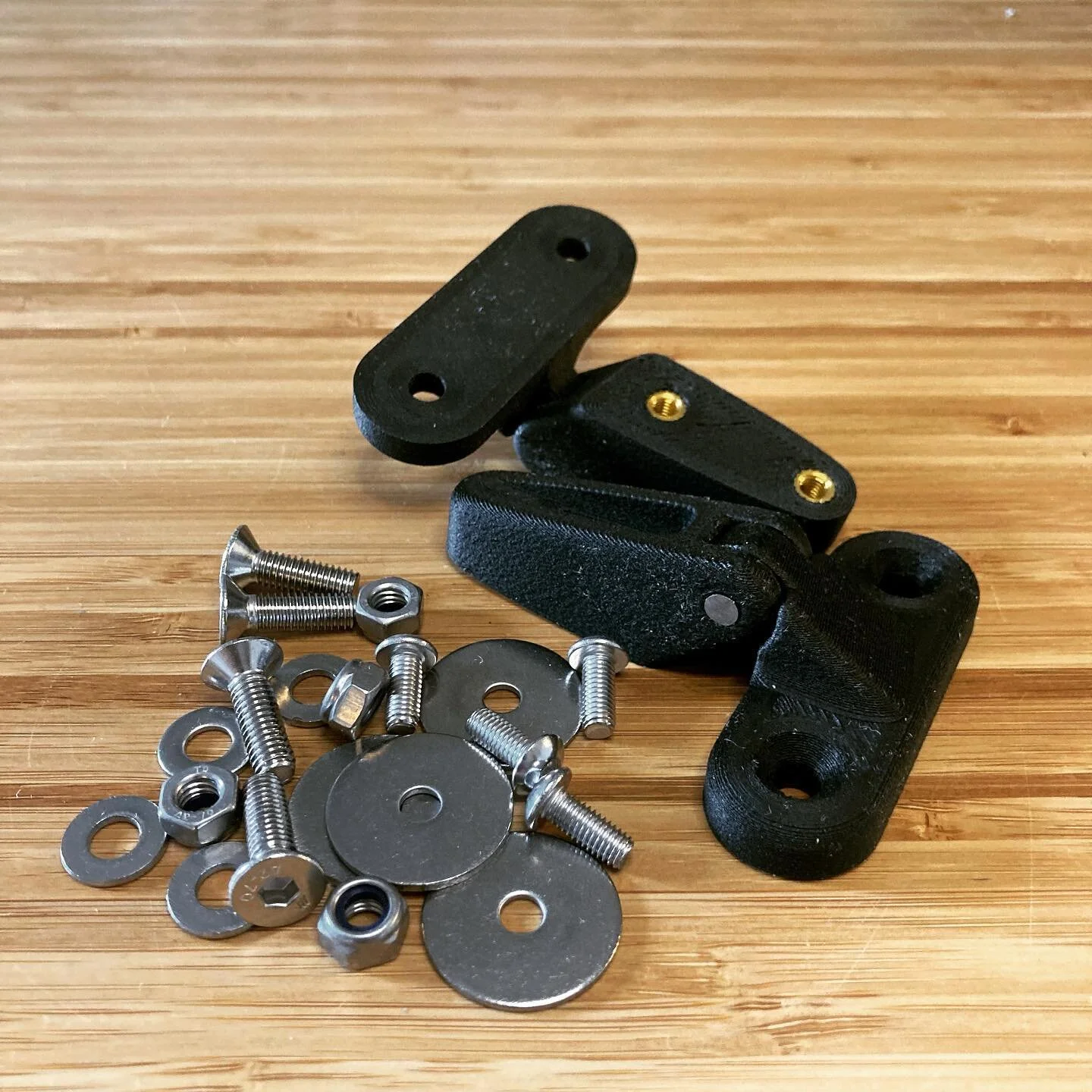 The full boot hinge kit. 

#classicmini #mini #rovermini #racemini #ohsoretro #globalminis #avonbar #minisofinstagram #minimiglia #ukminis #3dprinted #turbominis #miniturbo#customcarparts #3dprintedcarparts #trackmini