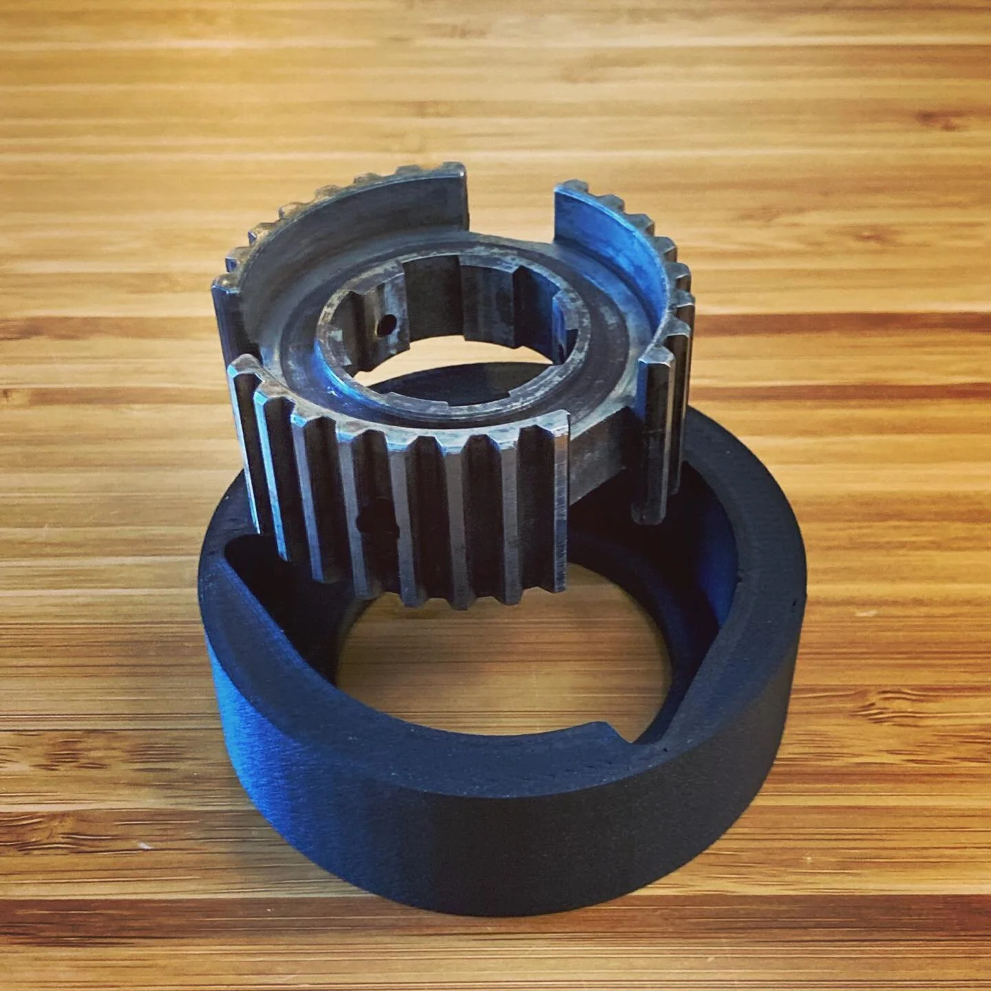 Classic mini synchro hub ball and spring fitting tool. Now added to the shop. Anyone who has done this job knows what a pig it can be and how many detent balls you&rsquo;ll lose forever!! 🤣

#classicmini #mini #rovermini #racemini #ohsoretro #global