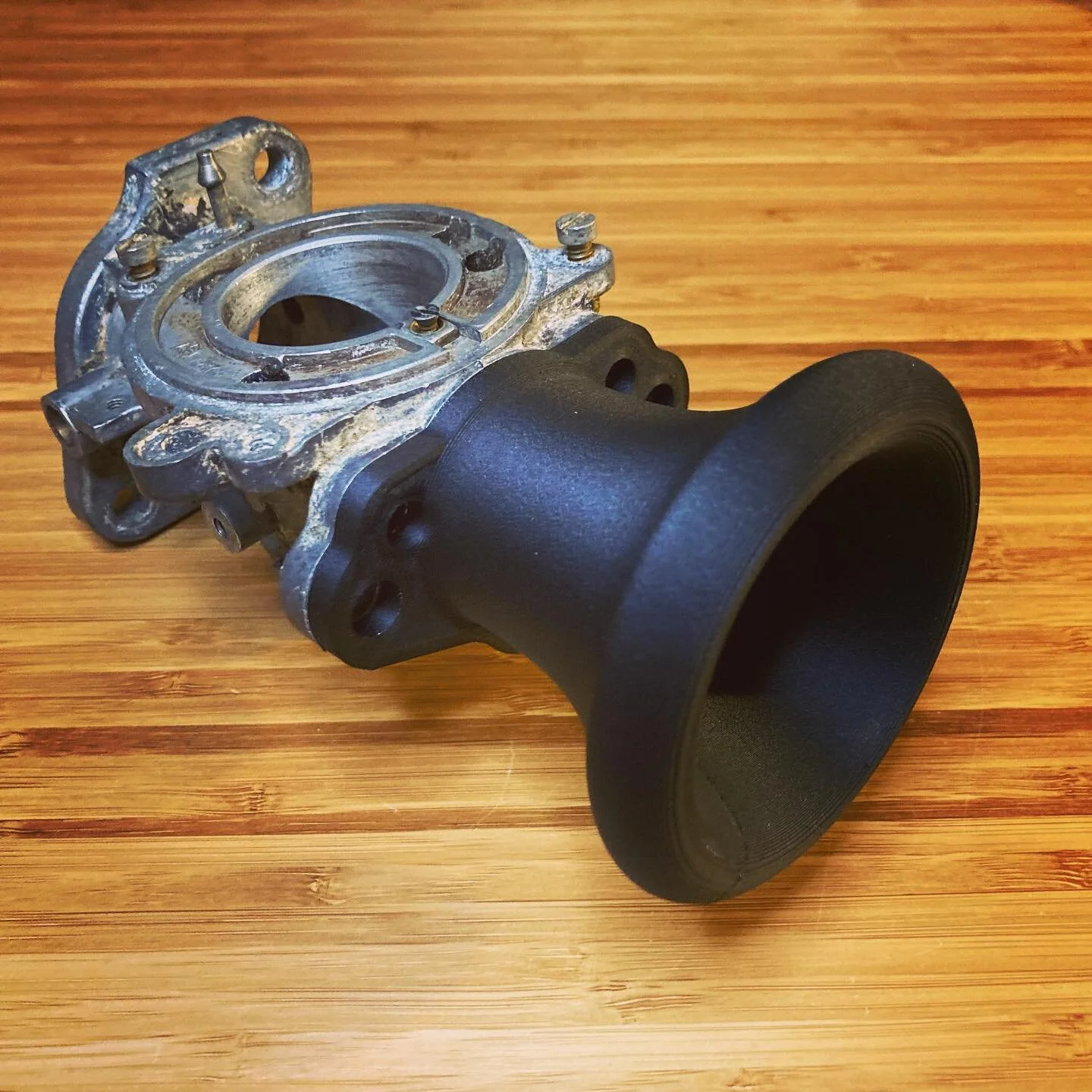 Velocity stacks/ram pipes/trumpets for HS4 (1.5&rdquo; SU) carbs. Perfect for a twin carb set-up without filters. 

#classicmini #mini #rovermini #racemini #ohsoretro #globalminis #avonbar #minisofinstagram #minimiglia #ukminis #3dprinted #turbominis