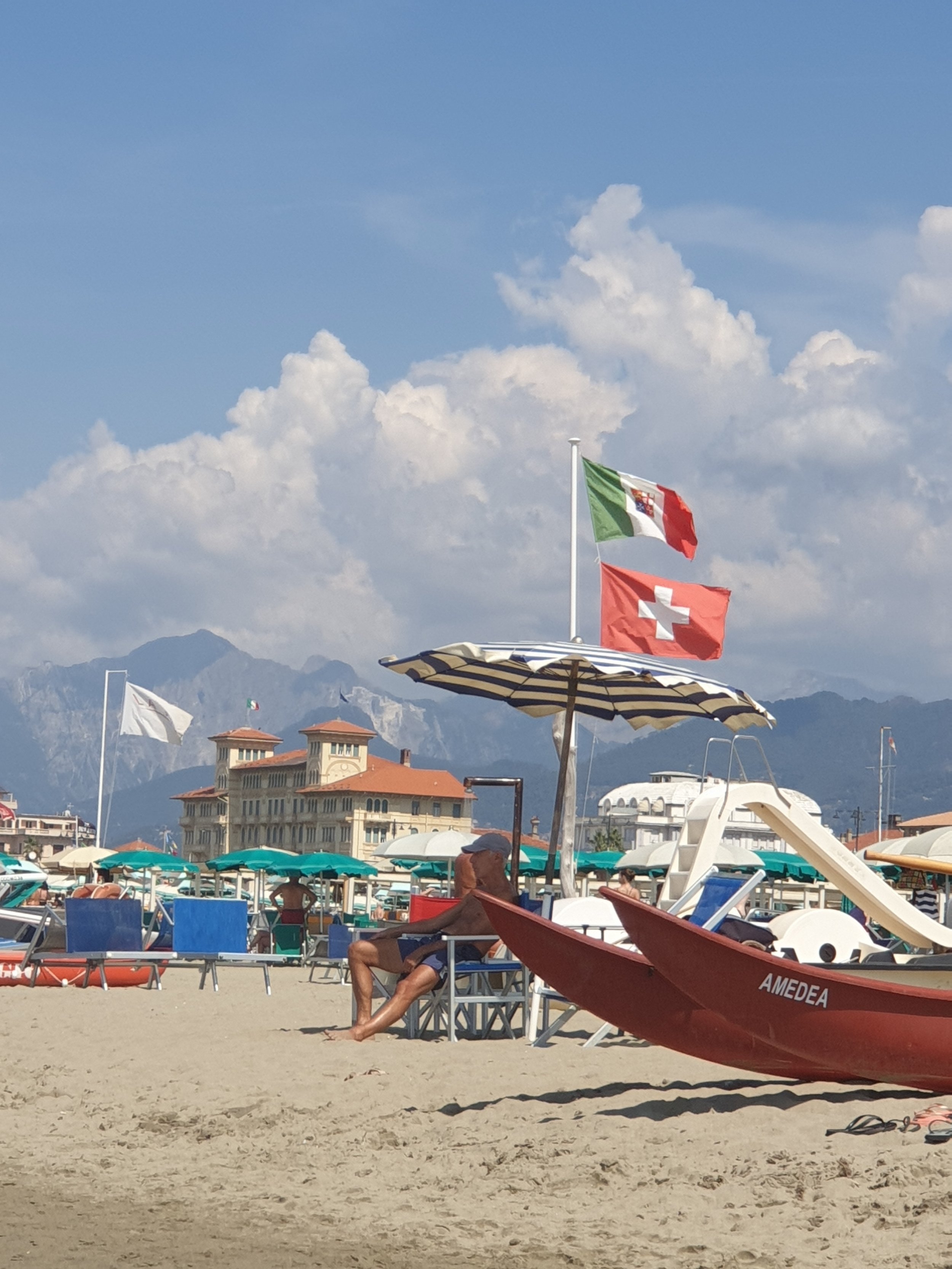 Viareggio Beach.jpg