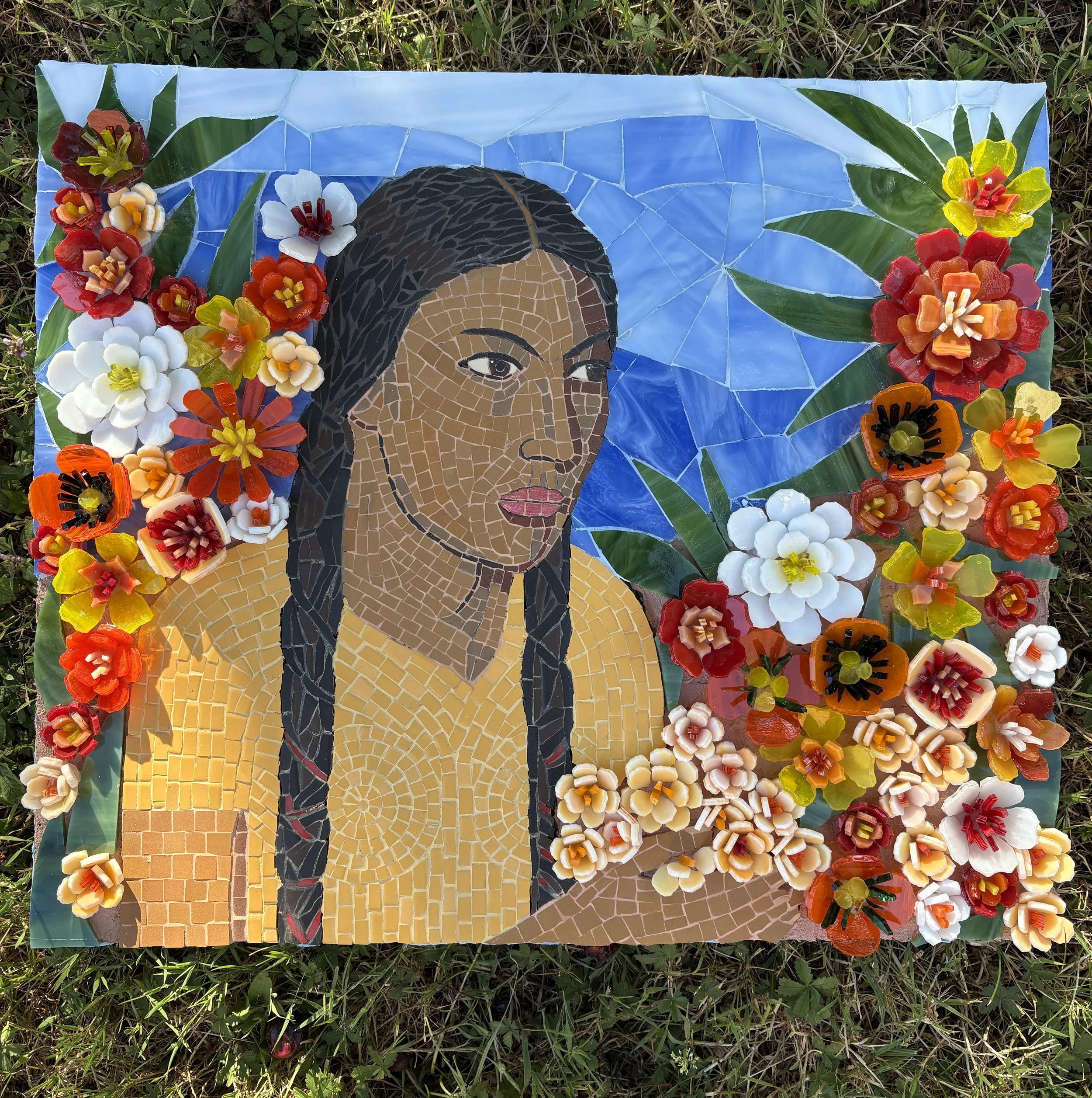 Juanita entre las flores
