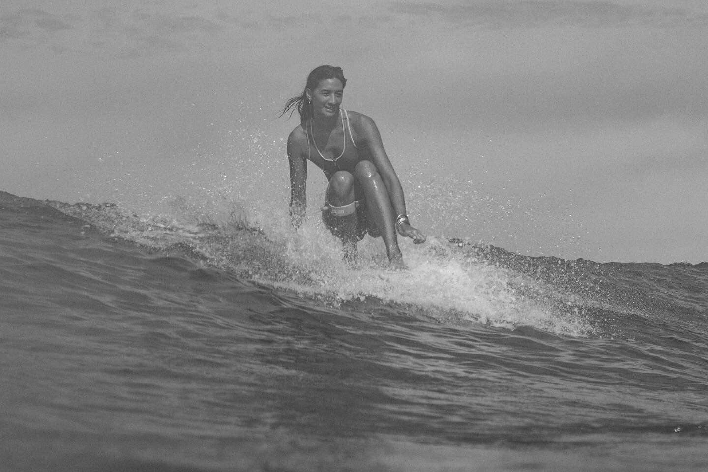 surf in Tahiti with @warm_collective 

Model:@naheiteal @oraprodtahiti 
Suit: @abysseofficial