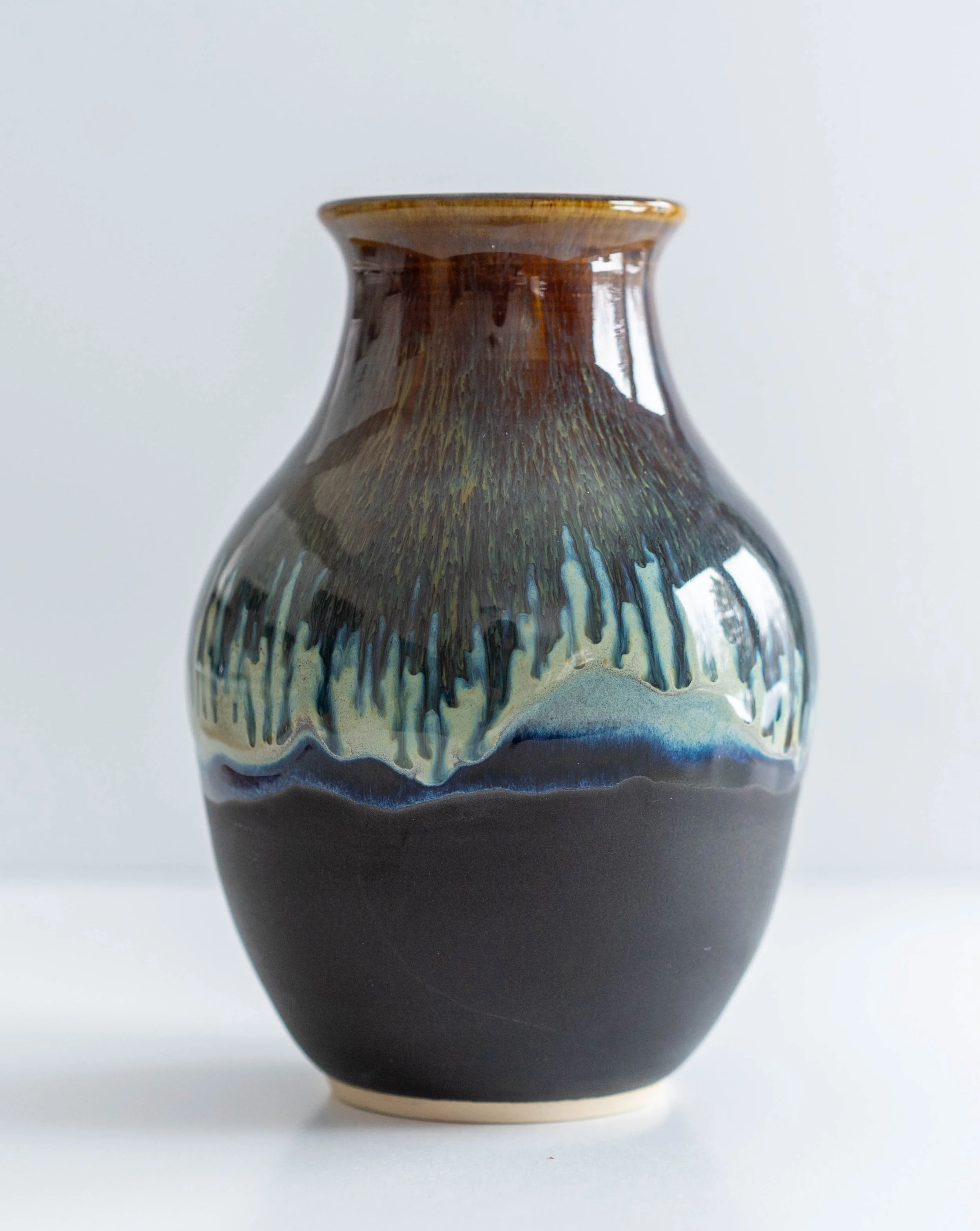 7.5" Vase in Old Vine