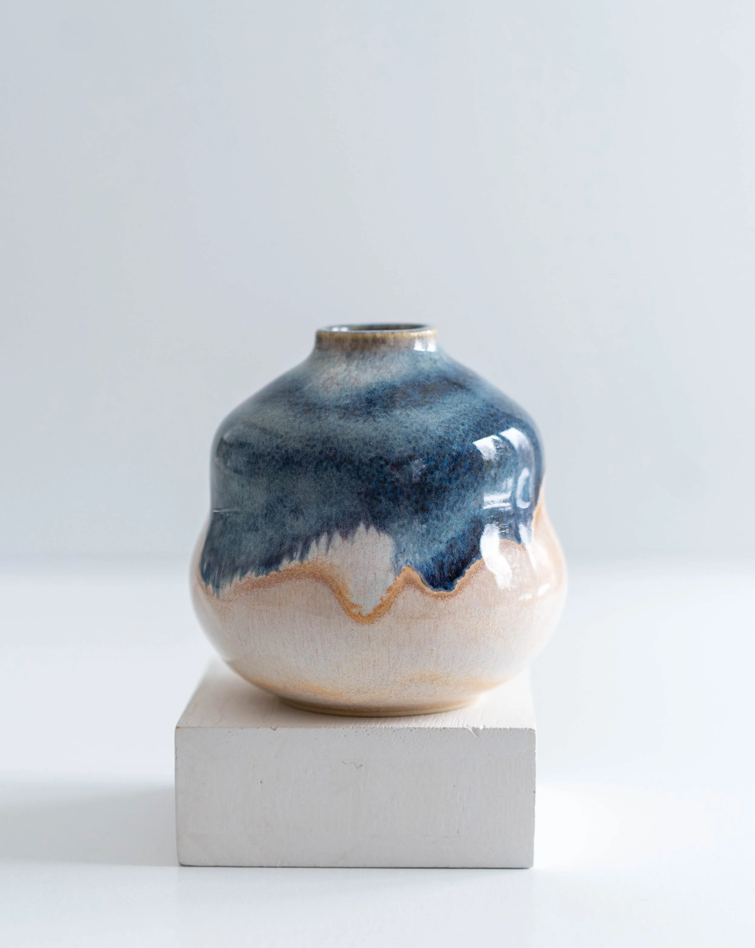 Bud Vase in Lake Effect