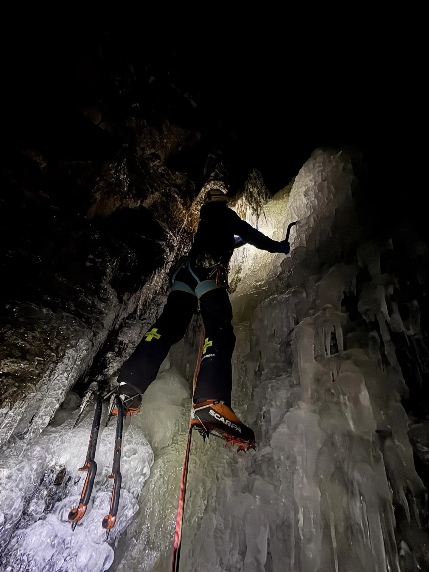 Kveldstur i Flagetfossen. Kaldt og klart v&aelig;r. Veldig  fine isforhold 🧊👍