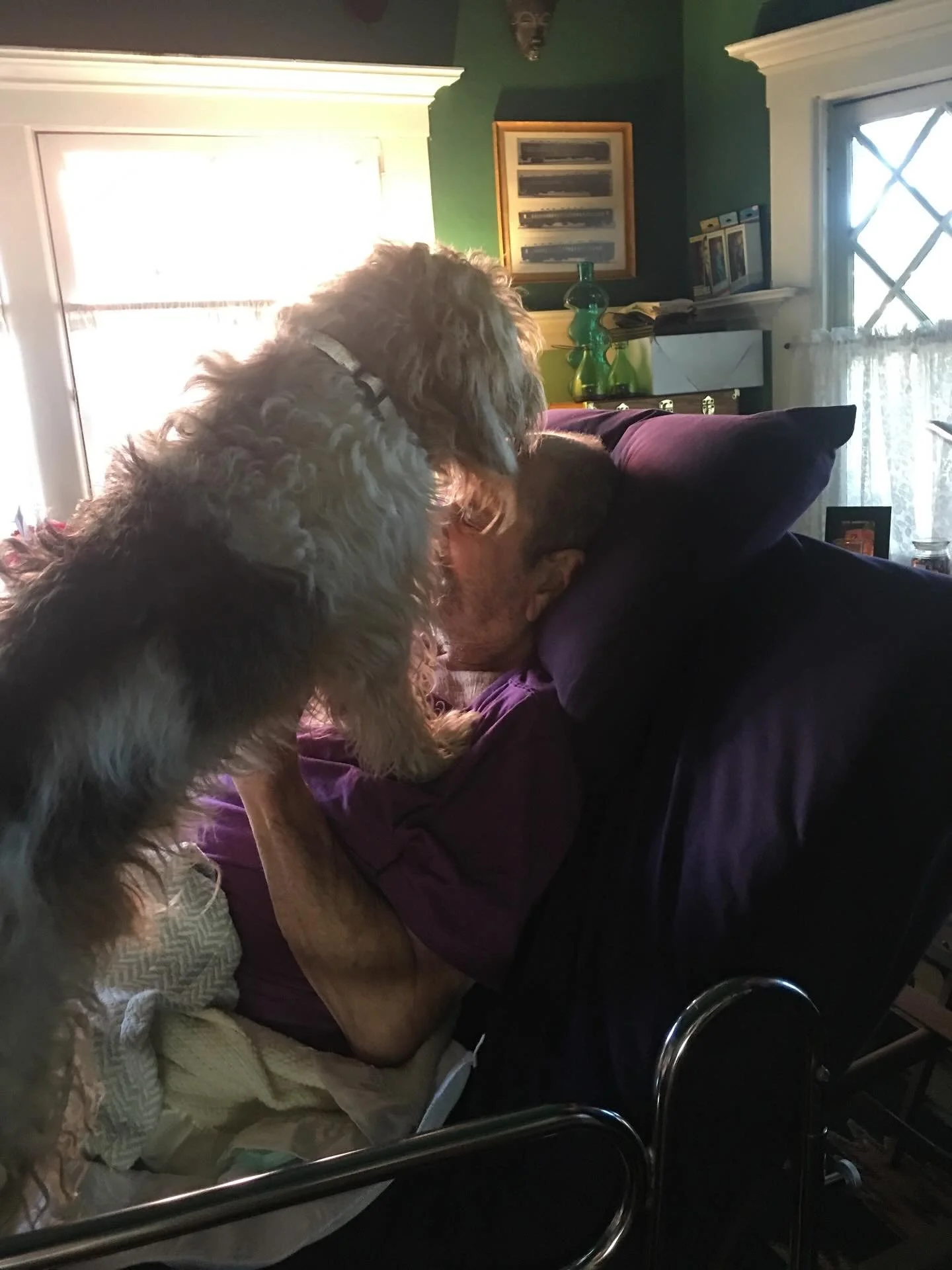 Today Oct 23 is the 8th anniversary of my oldest brother Michael passing away. Time sure flys. I remember going to bed last night 8 years ago knowing I wasn’t gonna see him again for now. 💜🙏💜