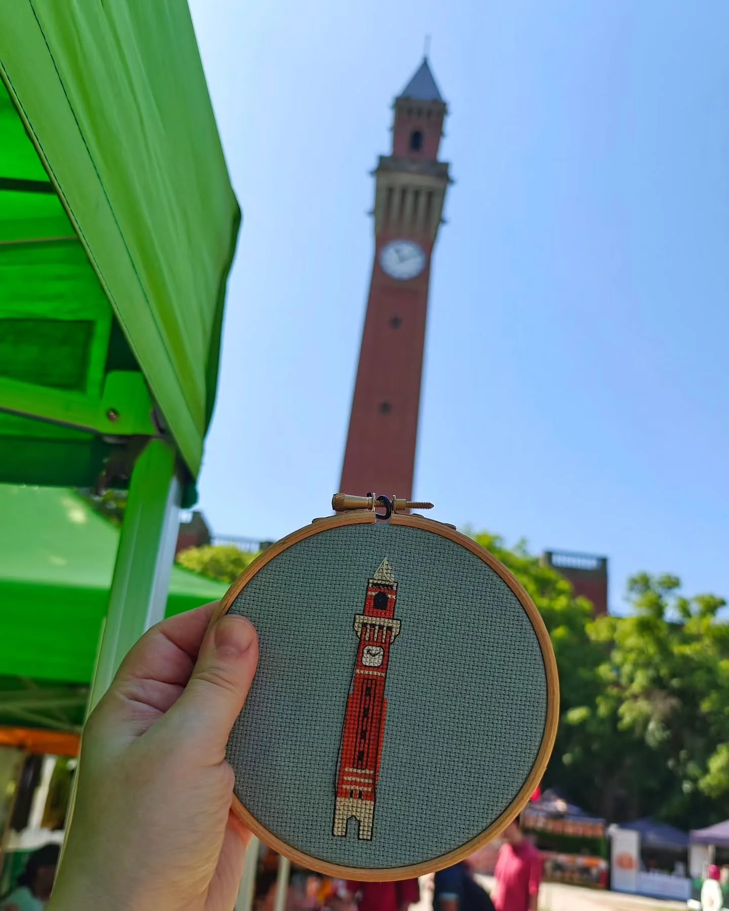 I'm at @unibirmingham today with @lsdpromotions 😎🪡 featuring Old Joe, @demelzauncut on typewriter, some ducks having a day out and somewhere @secondcityyarns is casting on. 🥰🌞

#birmingham #market #crossstitch #oldjoe