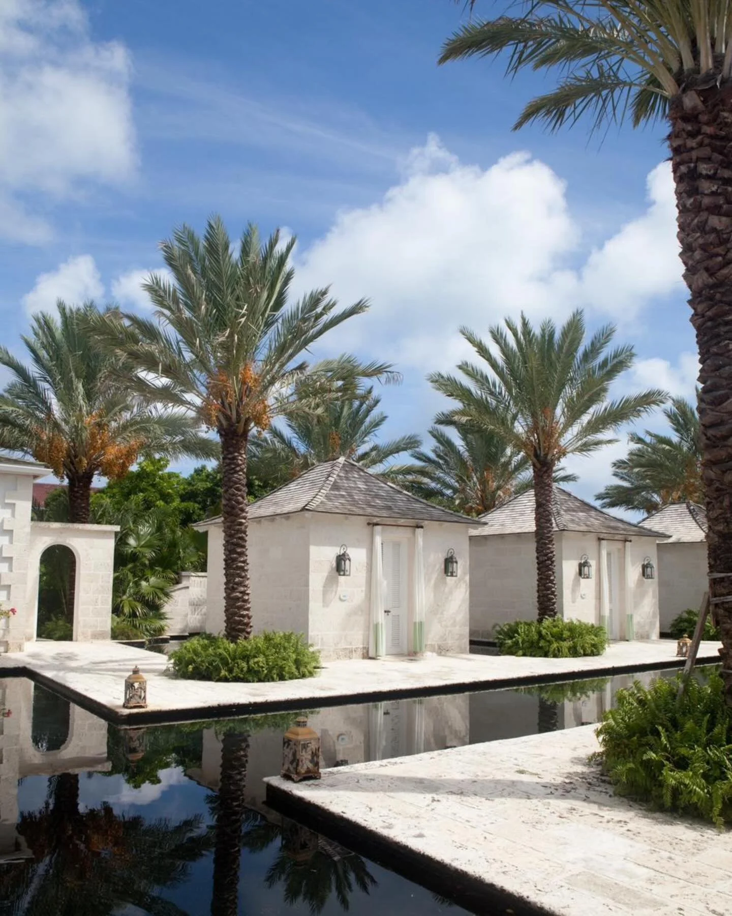 Turks &amp; Caicos for first timers 🌊

When someone tells me they&rsquo;ve never been to Turks, I almost always suggest a split stay. It&rsquo;s the easiest way to understand the island &mdash; and experience two of its best resorts.

📍 Start at Th