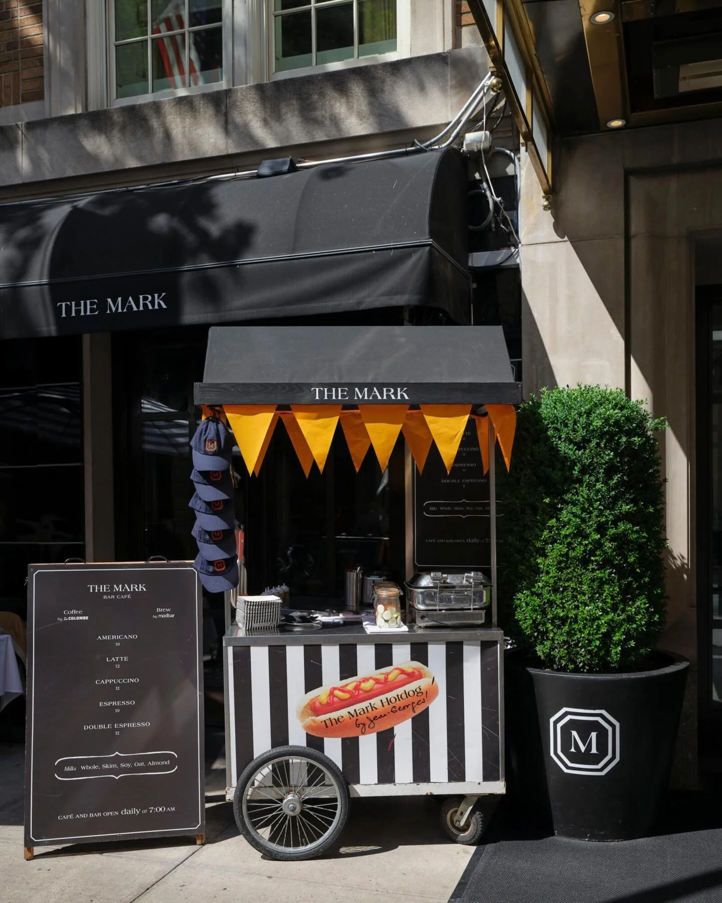 This is what a spring weekend in NYC looks like when you just want to walk, eat well, and not overthink it 🌿

New York in the spring is hard to beat &mdash; a little lighter, a little slower, and the kind of weekend where you can do a lot&hellip; or