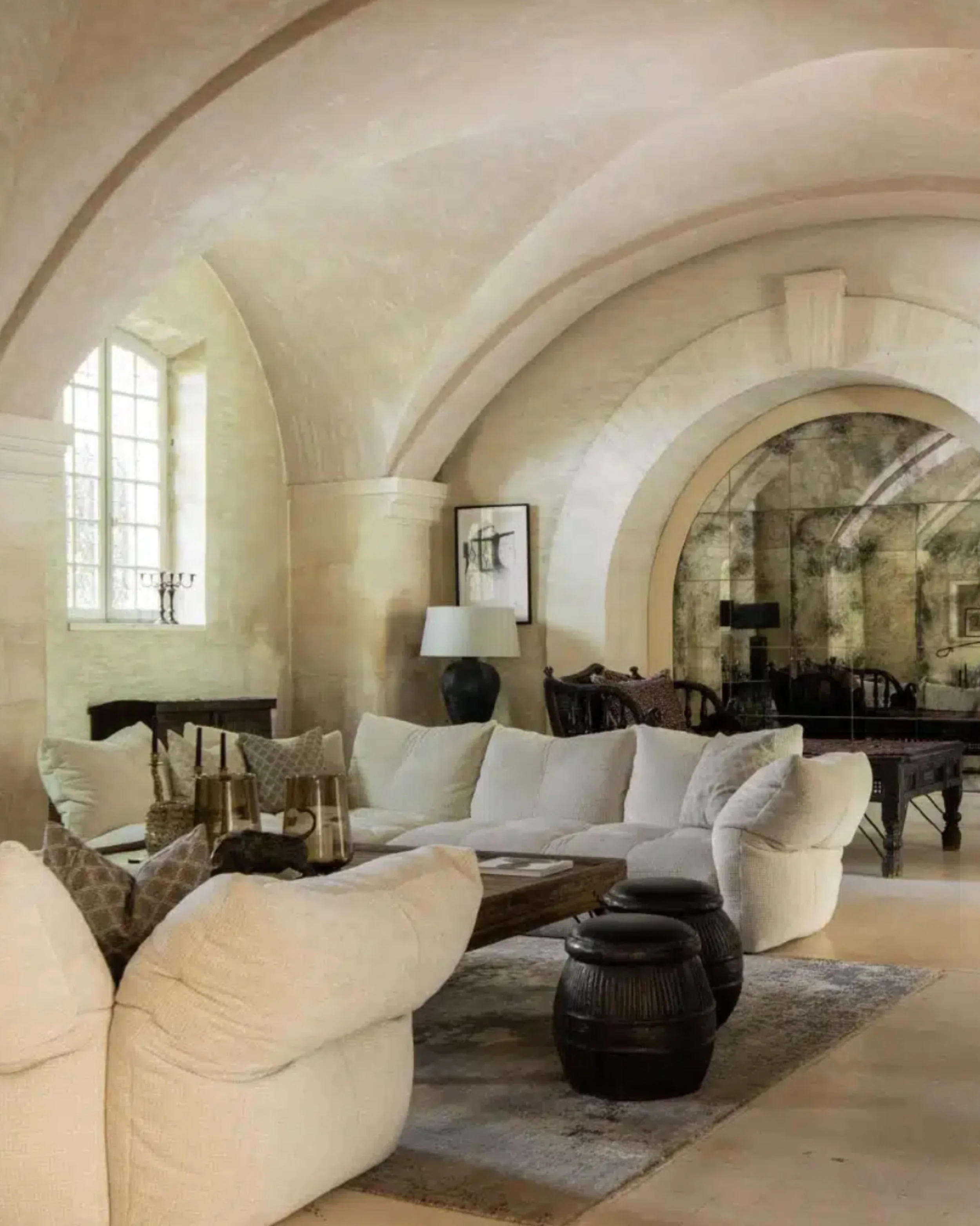 Got to lay my eyes on Villa de luxe &agrave; Maussane-les-Alpilles by Mas Collection recently and&hellip; yeah, I get it 🤍

It&rsquo;s the kind of place where you wake up slow, go out for &ldquo;a quick lunch,&rdquo; and somehow end up back at the h