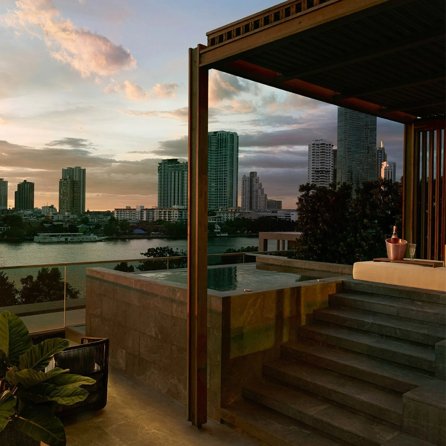 capellabangkok_1732174200_3505927599078152227_5714682219.jpg