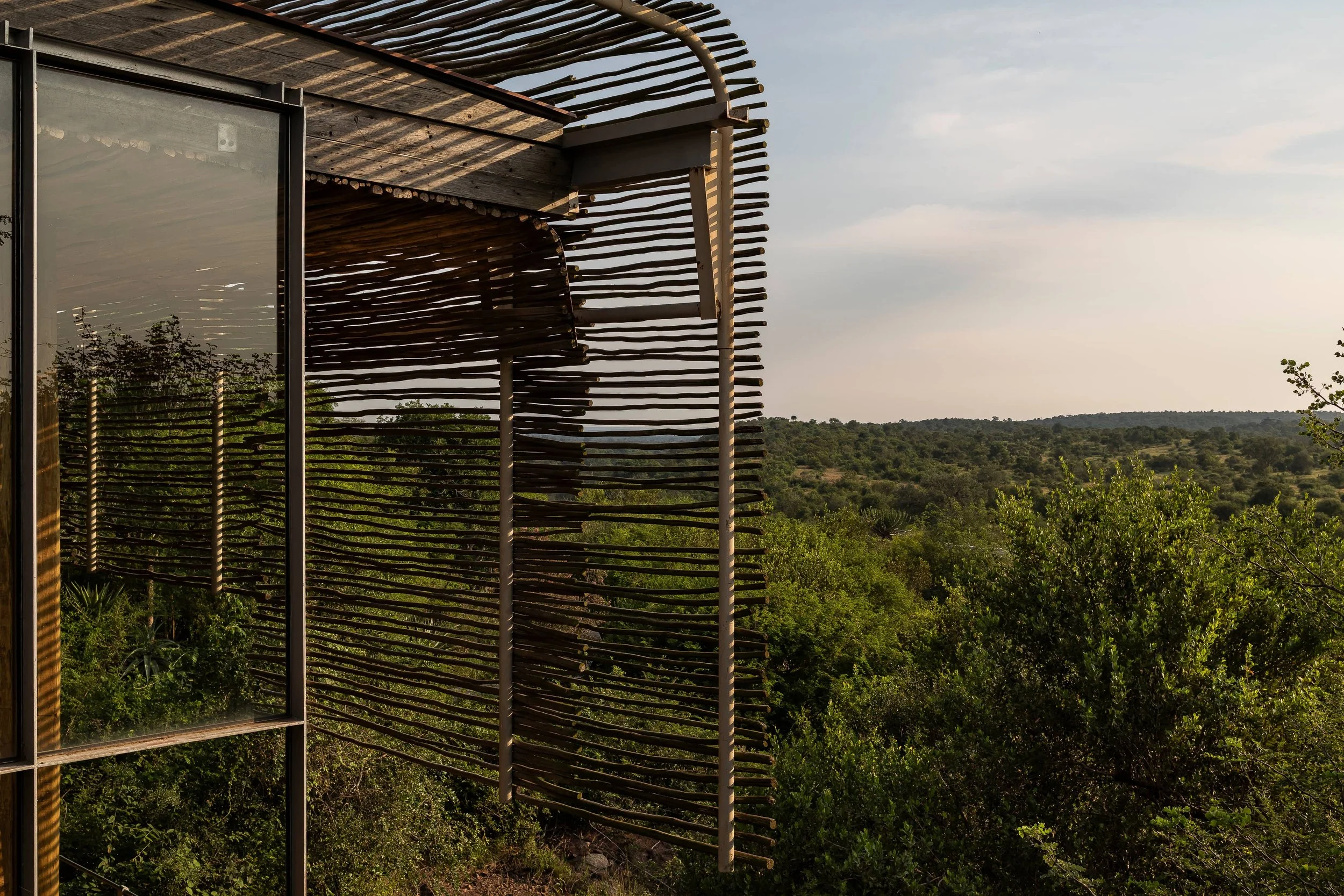 Singita_Lebombo_Long_Bar_Lounge_Emma_Jackson_7__1_.jpg