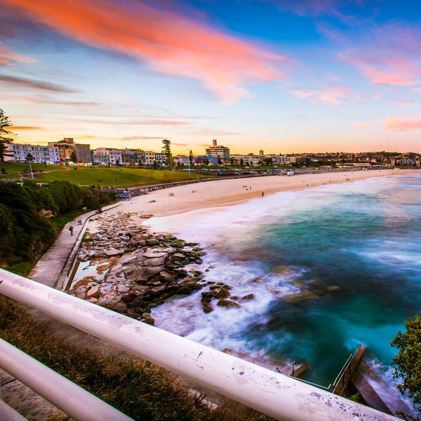 Sydney+44533166_l.jpg