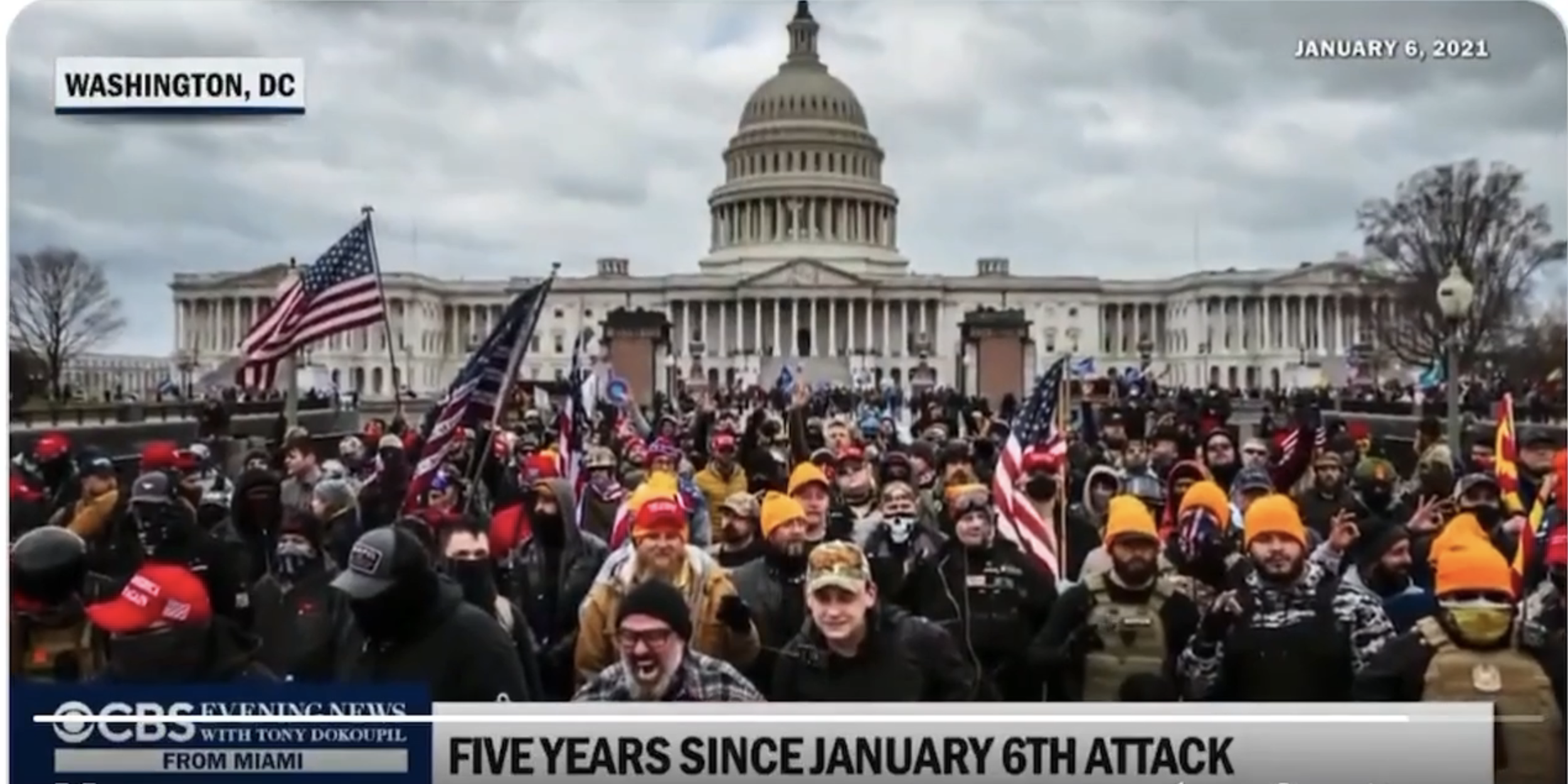 Jan 6 mob - before storming the Capitol.png