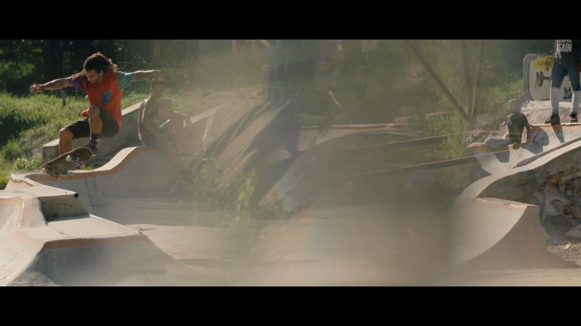 Teaser - 2 .00_01_40_22.Still019.jpg