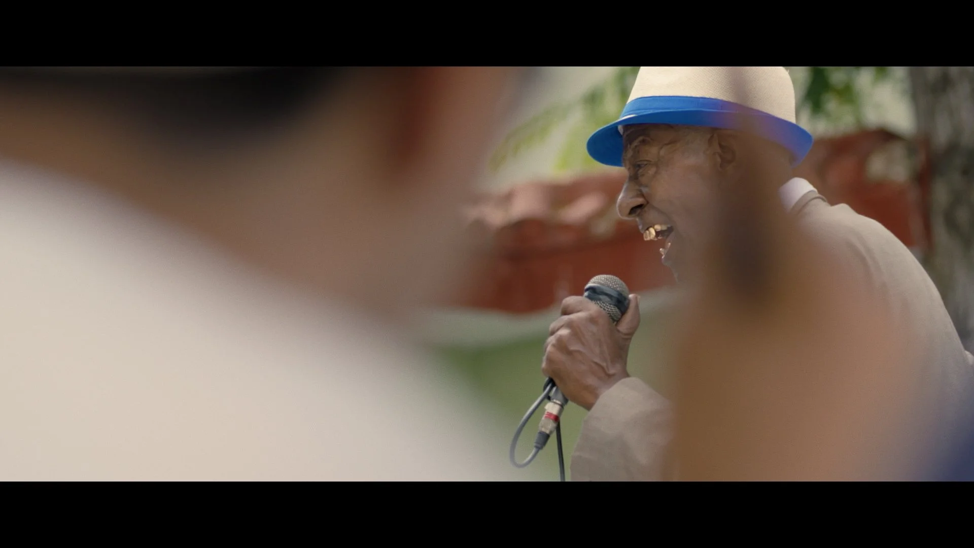 Teaser - 2 .00_00_40_10.Still010.jpg