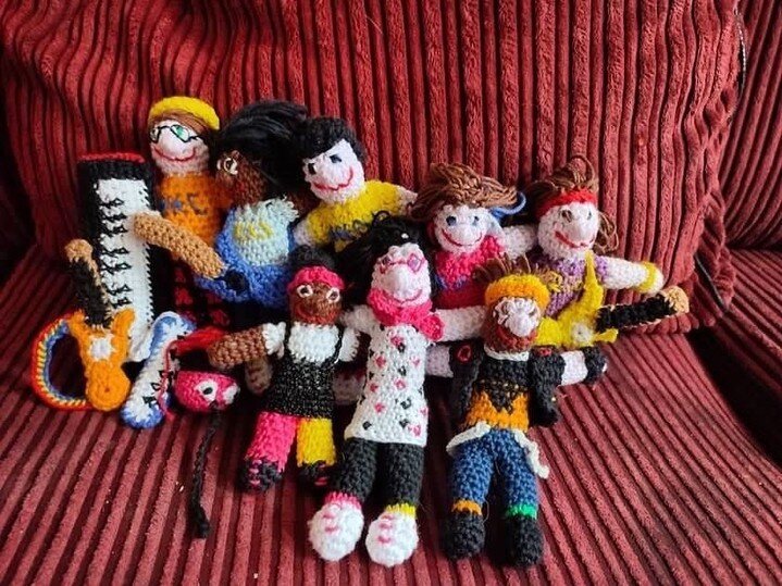The gang's all here!! Check out these incredible cool wool creations @dragonybee made of us!!!😍🧶🤘🏾⁠
⁠
Our fans are the BEST! 🙌🏾 ⁠
⁠
#oddsocks #ourfansarethebest #crochet #coolwool #andyandtheband #fanart @andyday81 @stewartmccheyne @marcelocerv