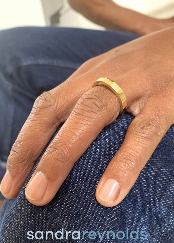 Jewellery hand 2 SR.jpg