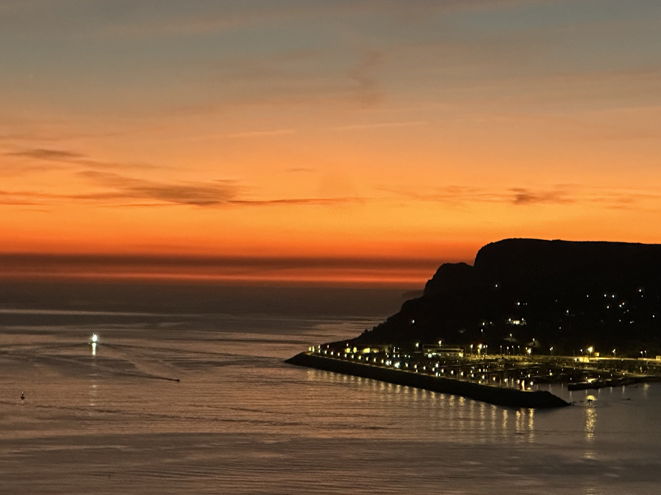 Passeio de Barco ao Pôr do Sol