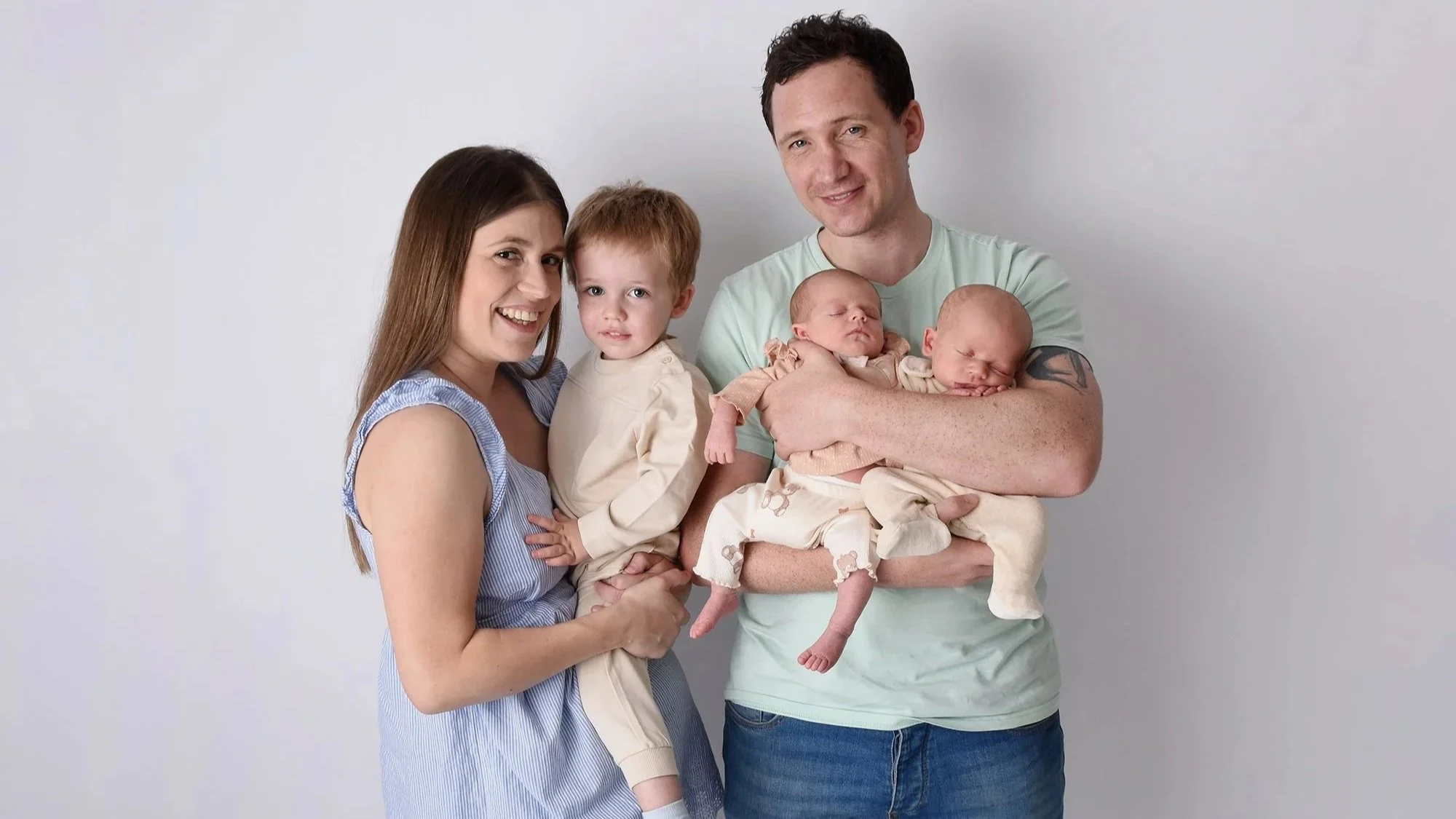 What to Wear for a Newborn Photoshoot in Exeter &amp; East Devon