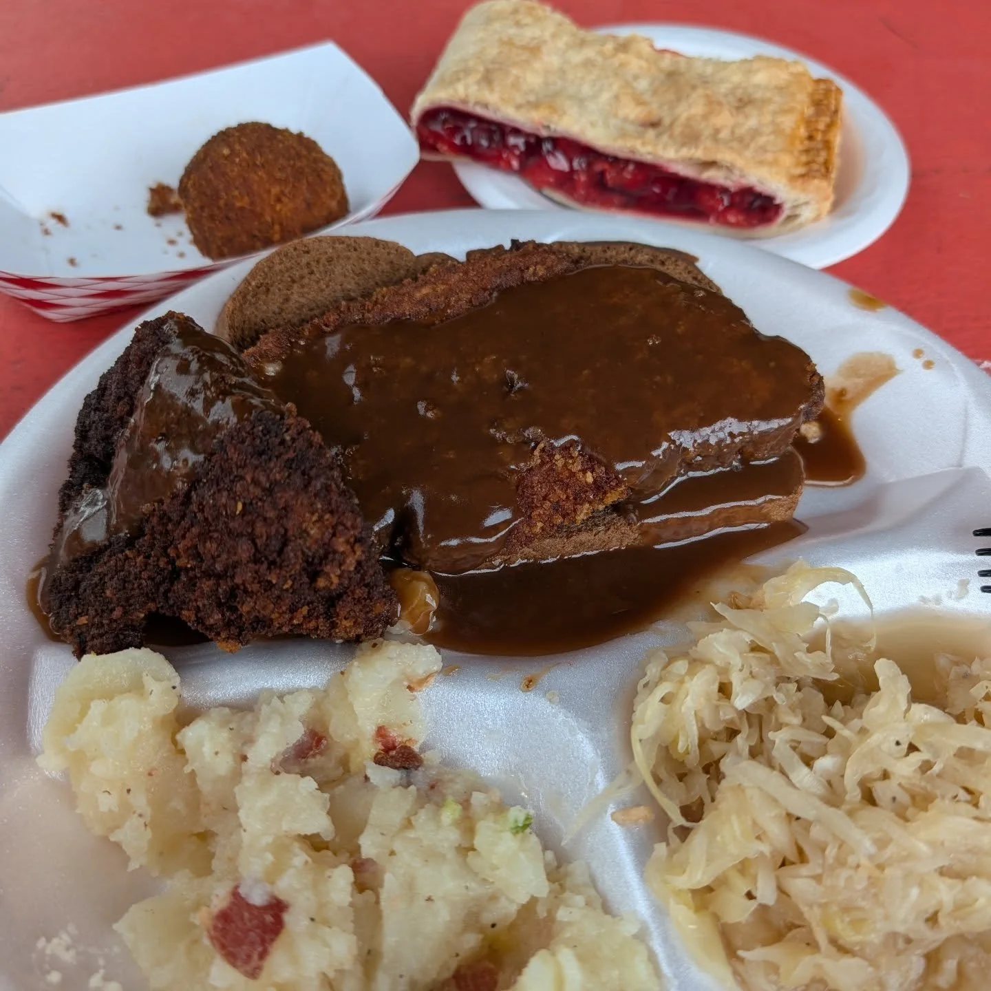 German food just hits so hard! 

#beirhalle #germanfood