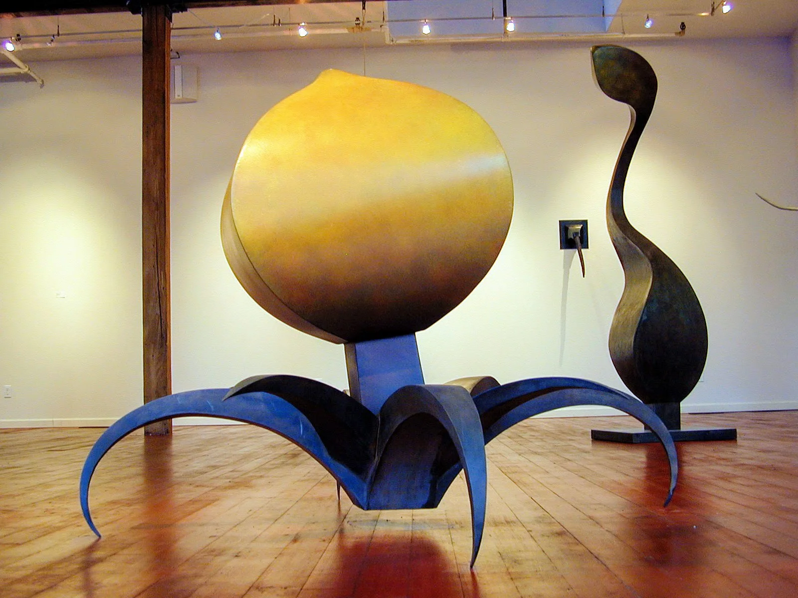 Sculpture-Bloom-smoke.jpg